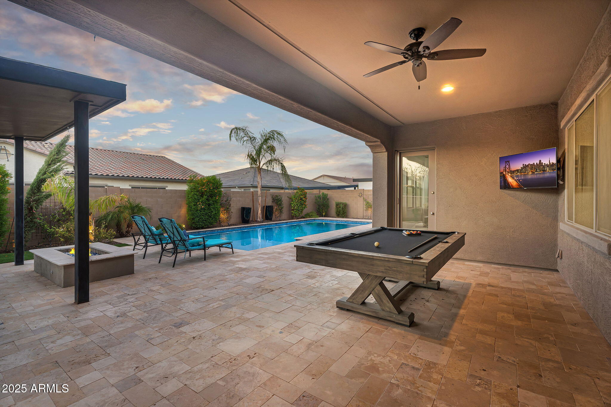 1928 E LA COSTA Drive