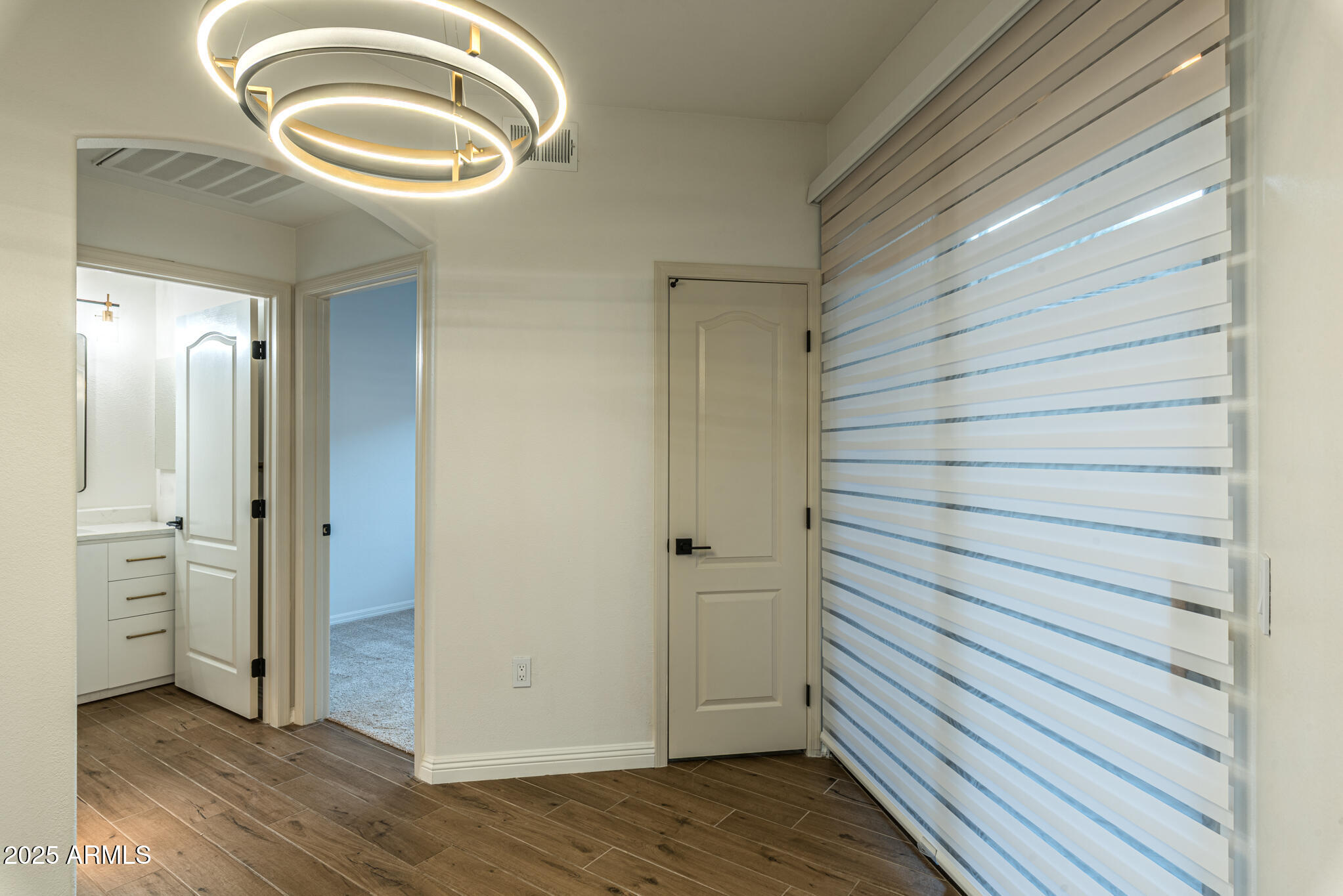 Phoenix, Arizona 85054, United States, 2 Bedrooms Bedrooms, ,2 BathroomsBathrooms,Residential,Active,226521