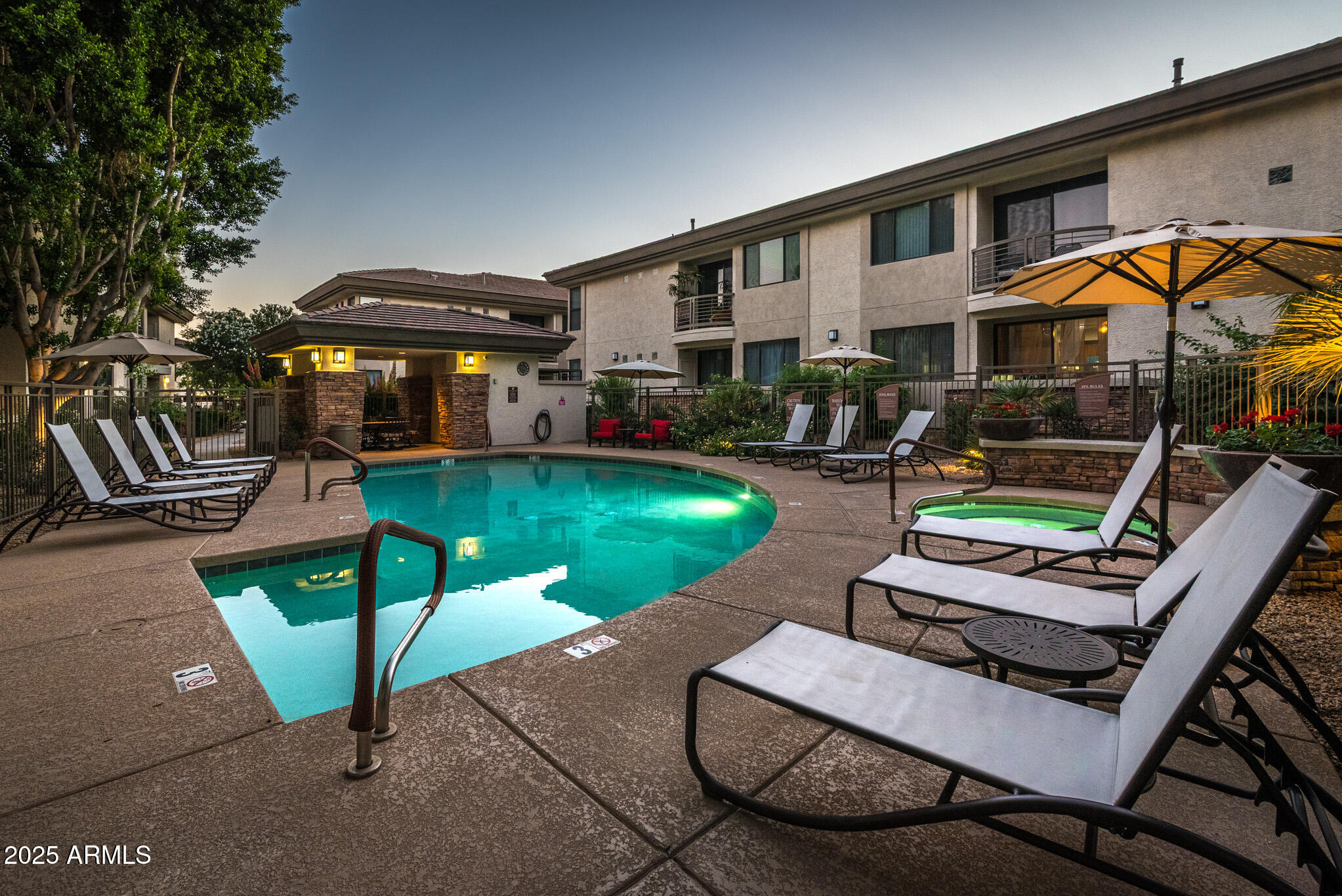 Phoenix, Arizona 85054, United States, 2 Bedrooms Bedrooms, ,2 BathroomsBathrooms,Residential,Active,226521