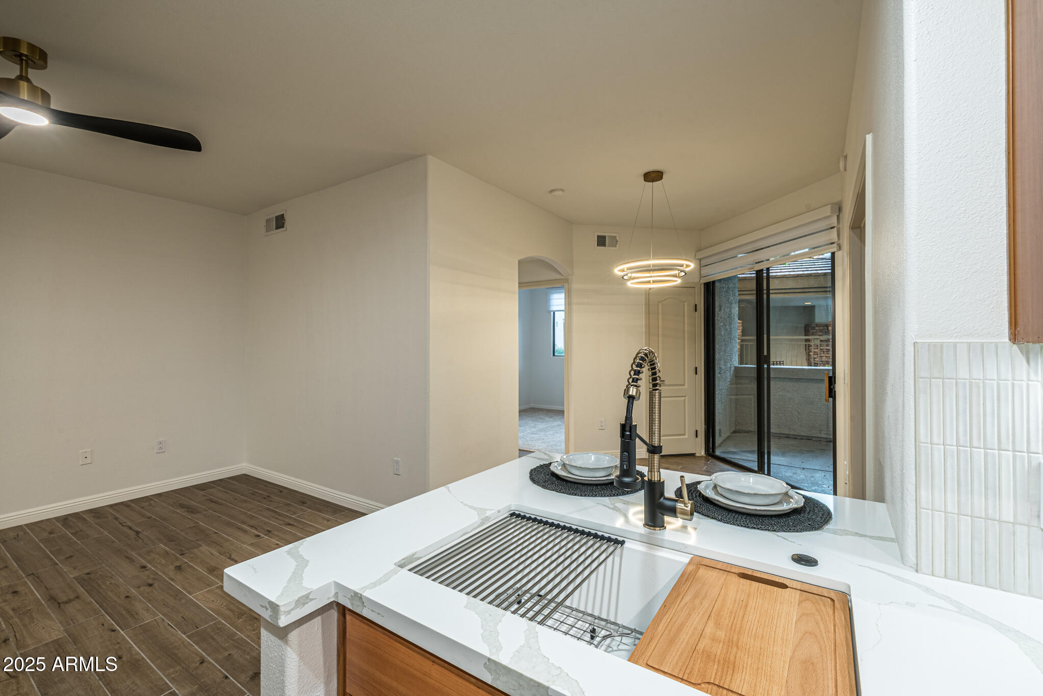 Phoenix, Arizona 85054, United States, 2 Bedrooms Bedrooms, ,2 BathroomsBathrooms,Residential,Active,226521