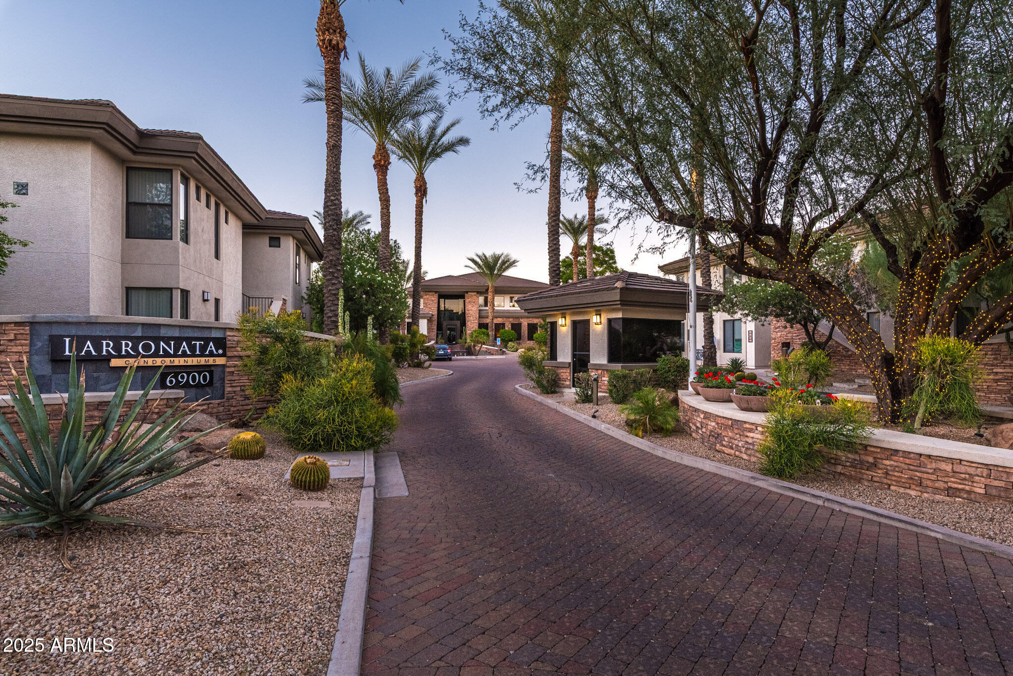 Phoenix, Arizona 85054, United States, 2 Bedrooms Bedrooms, ,2 BathroomsBathrooms,Residential,Active,226521