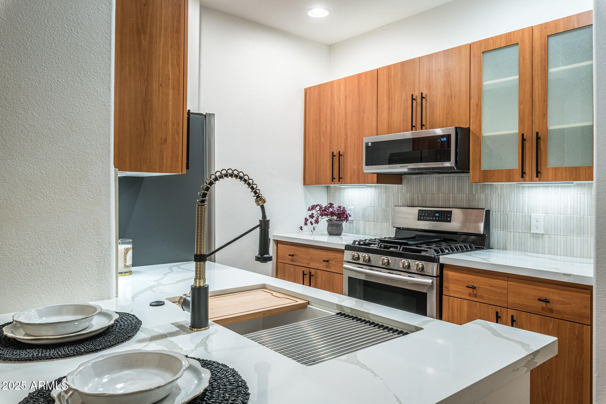 Phoenix, Arizona 85054, United States, 2 Bedrooms Bedrooms, ,2 BathroomsBathrooms,Residential,Active,226521