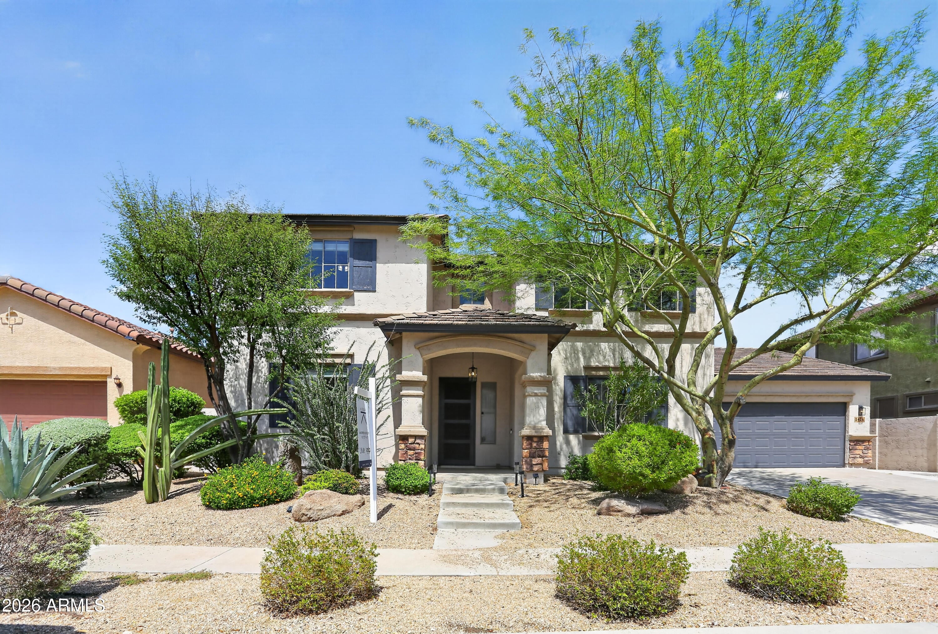 2426 W HORSETAIL Trail
