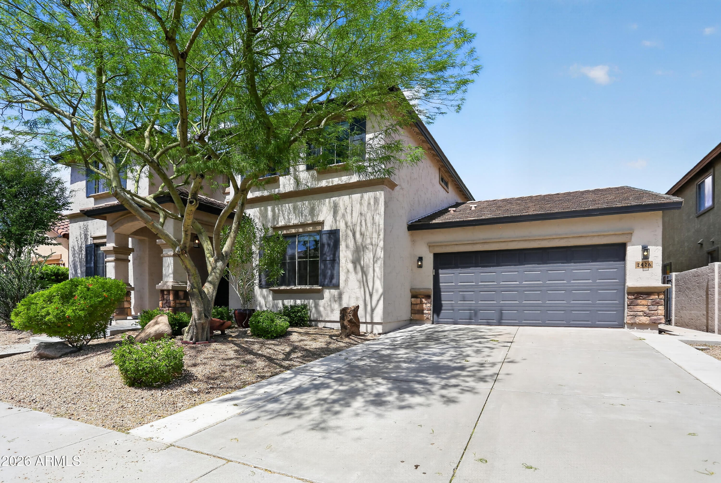 2426 W HORSETAIL Trail