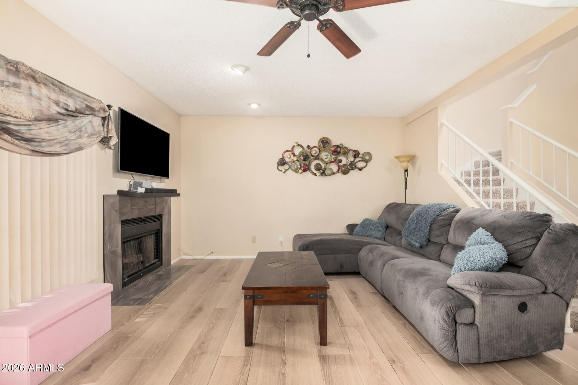 815 E GROVERS Avenue 25