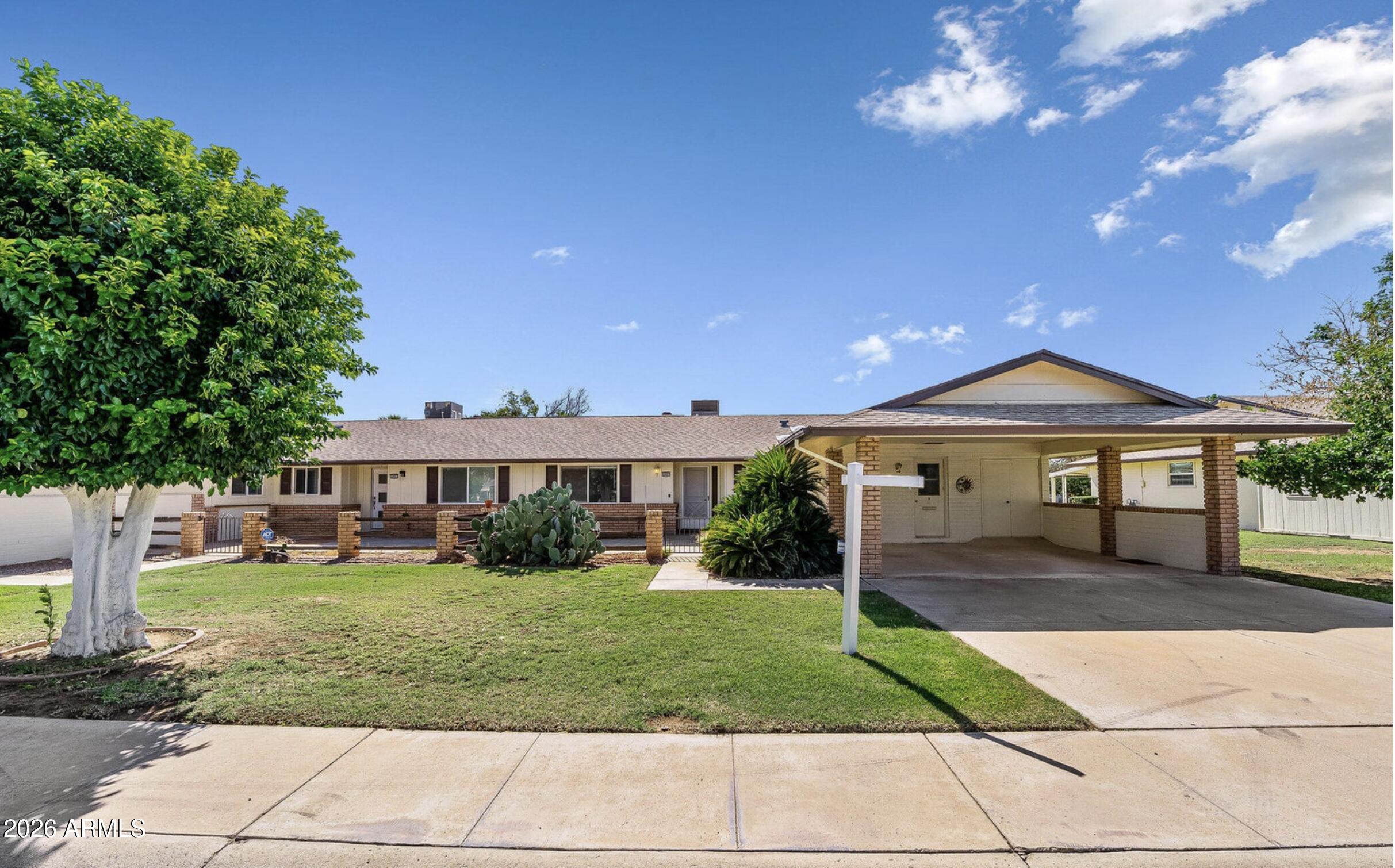 10927 W PEORIA Avenue