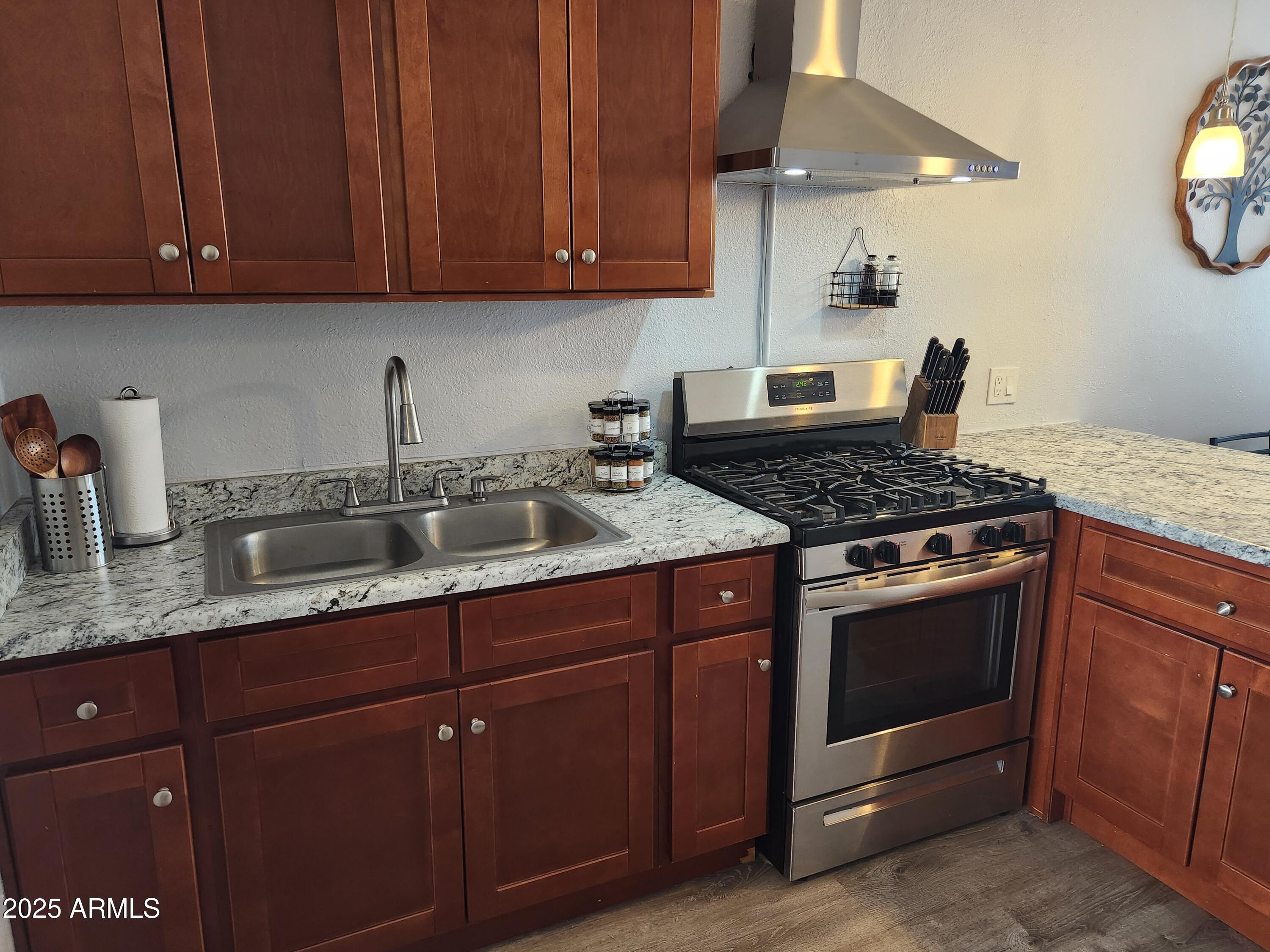 299 S OREGON Street 3