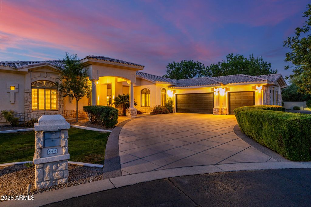 Photo of 8204 S Homestead Lane, Tempe, AZ 85284 (MLS # 7011673)