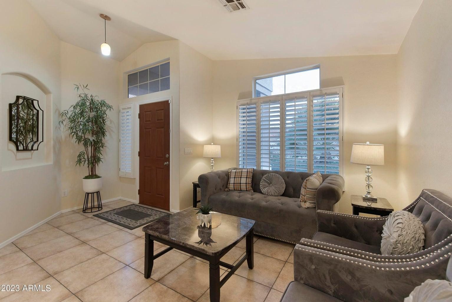 5174 W Kerry Lane