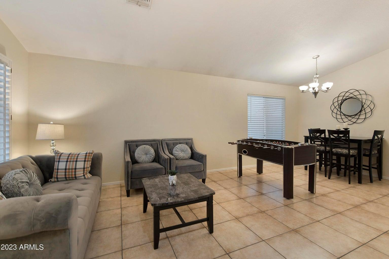 5174 W Kerry Lane