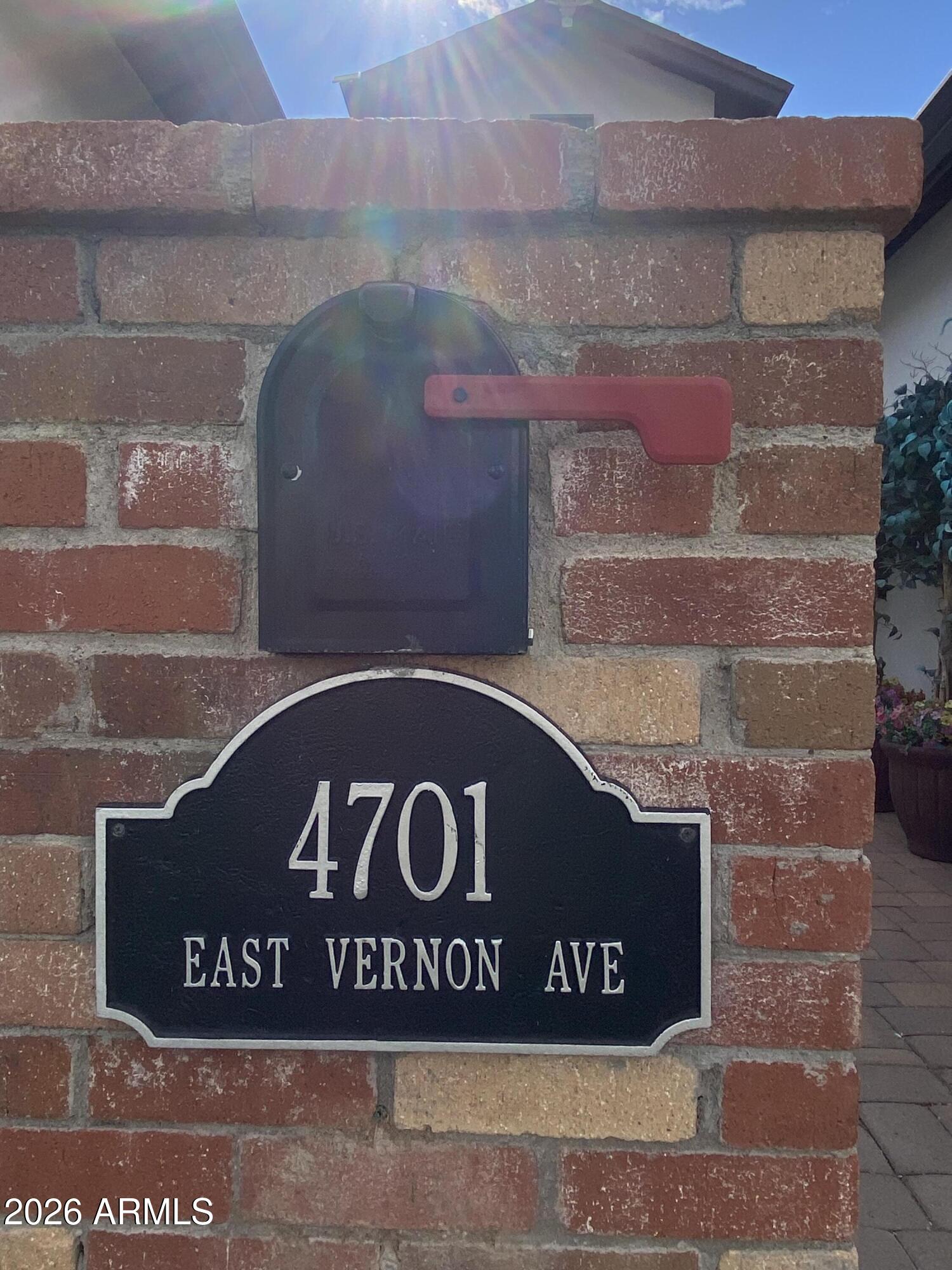 4701 E VERNON Avenue E