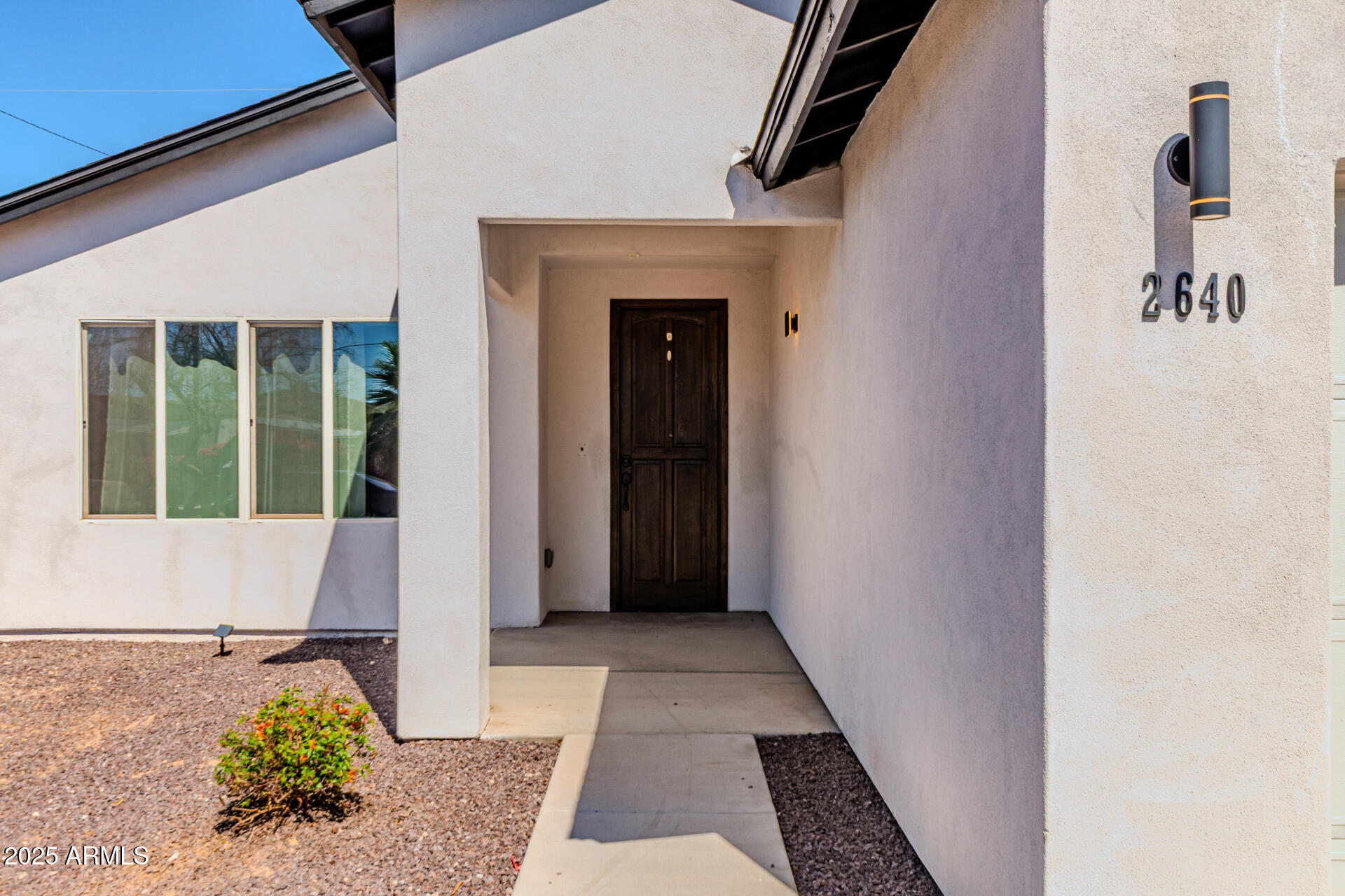 2640 E BEVERLY Lane E