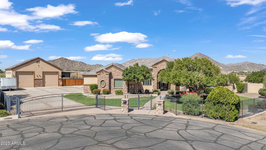 Photo of 7172 W Gelding Lane, Coolidge, AZ 85128 (MLS # 6940759)