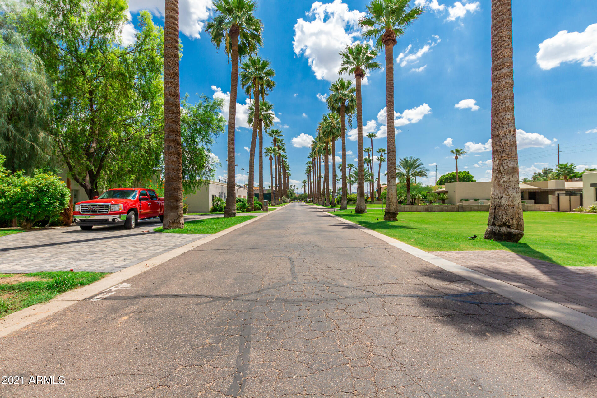 COUNTRY CLUB PLACE - Residential