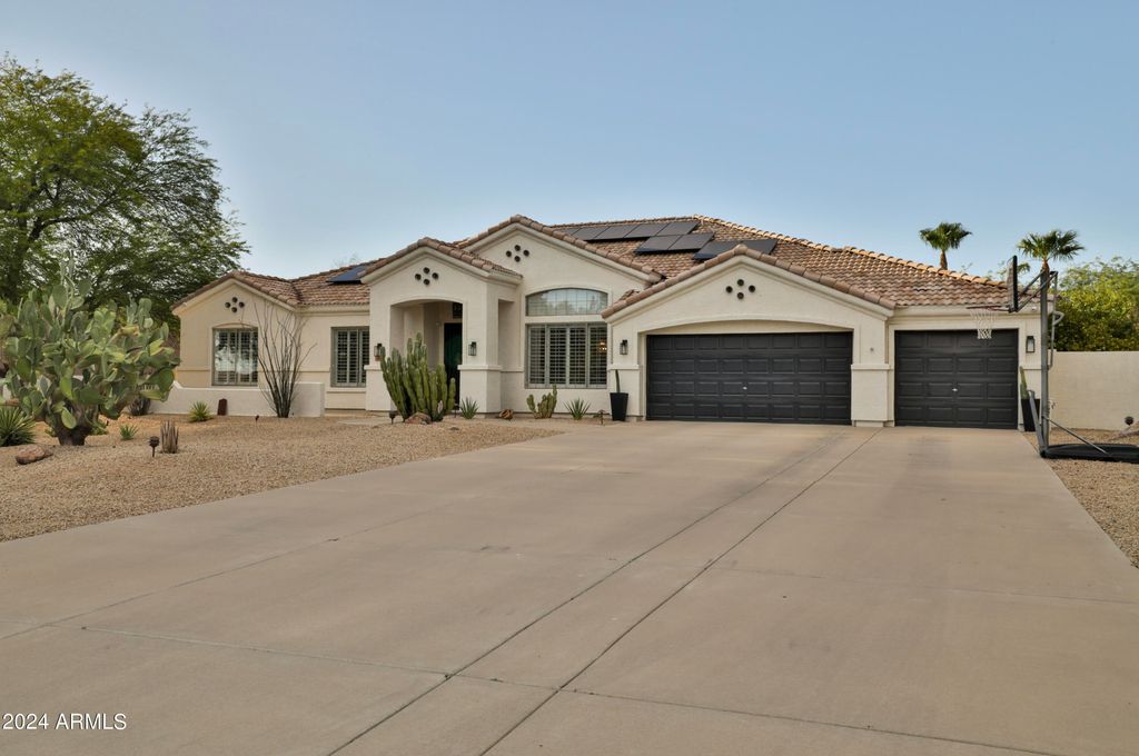 Photo of 12918 W San Juan Avenue, Litchfield Park, AZ 85340 (MLS # 6897080)