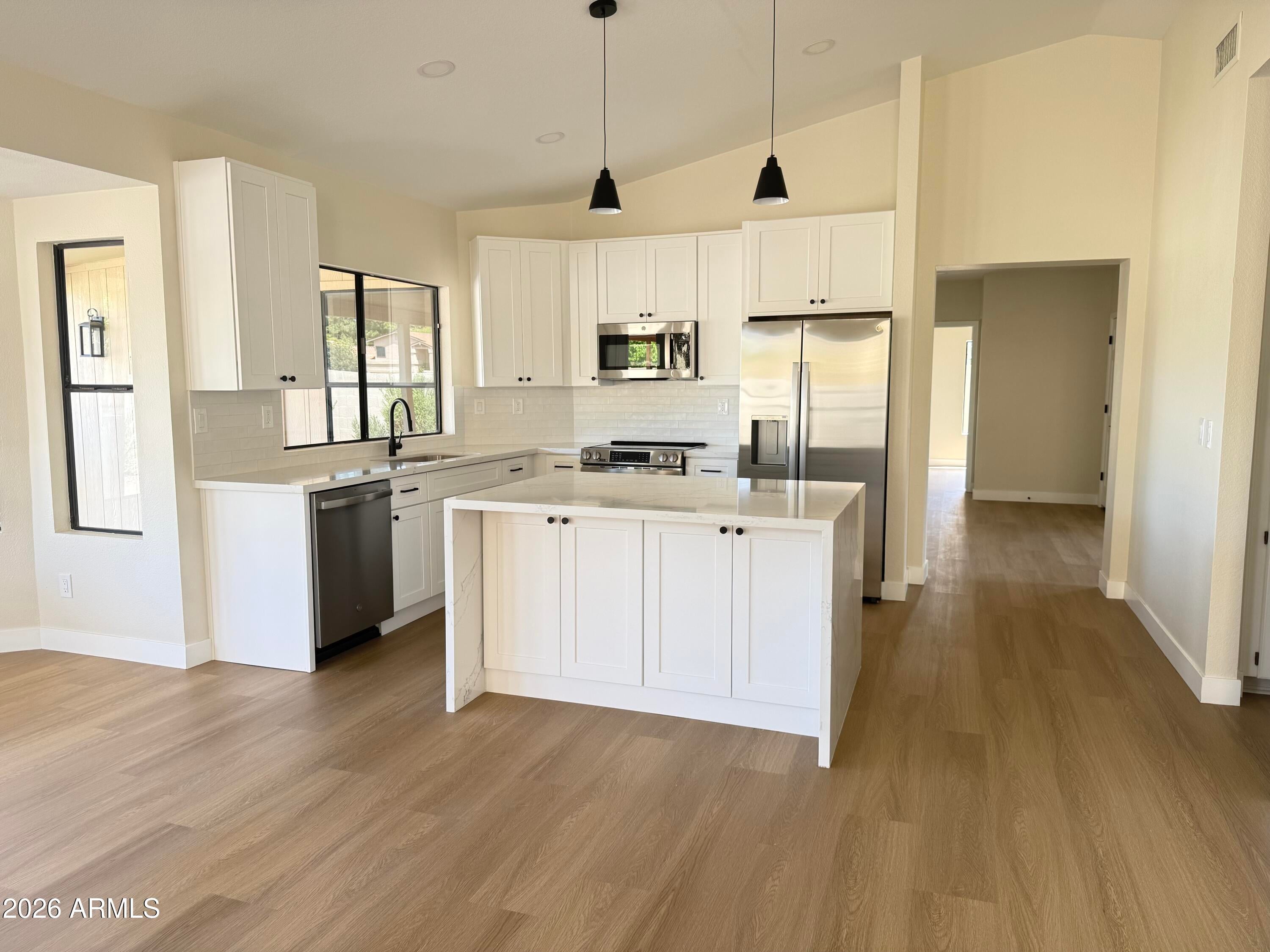 2412 W MISSION Drive