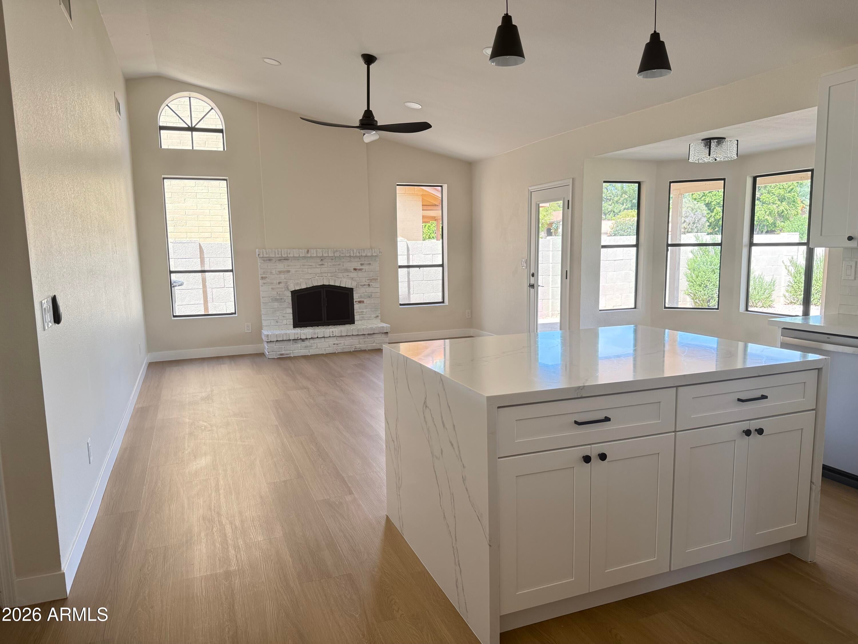 2412 W MISSION Drive
