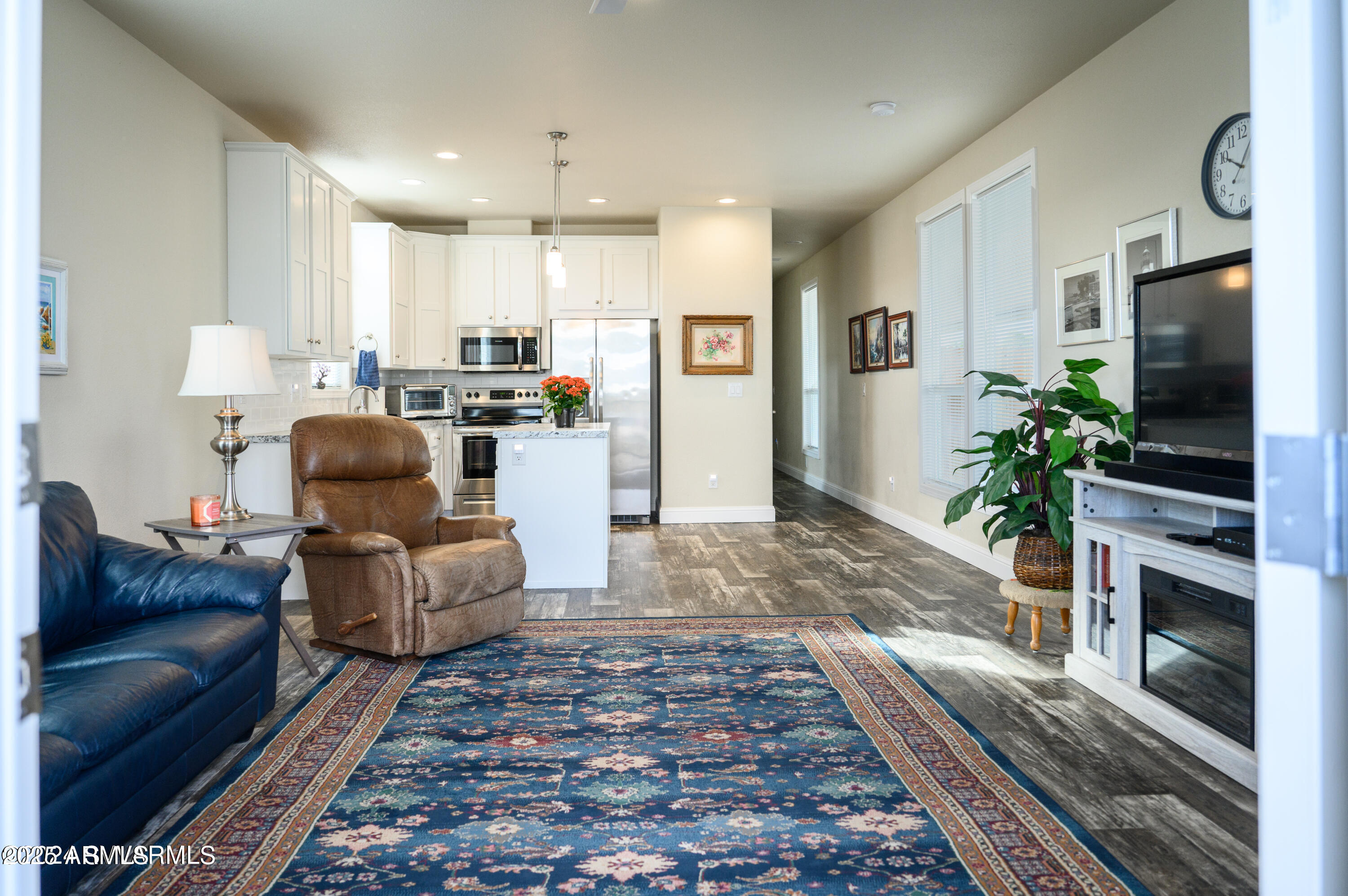 112 S Copper Canyon Loop