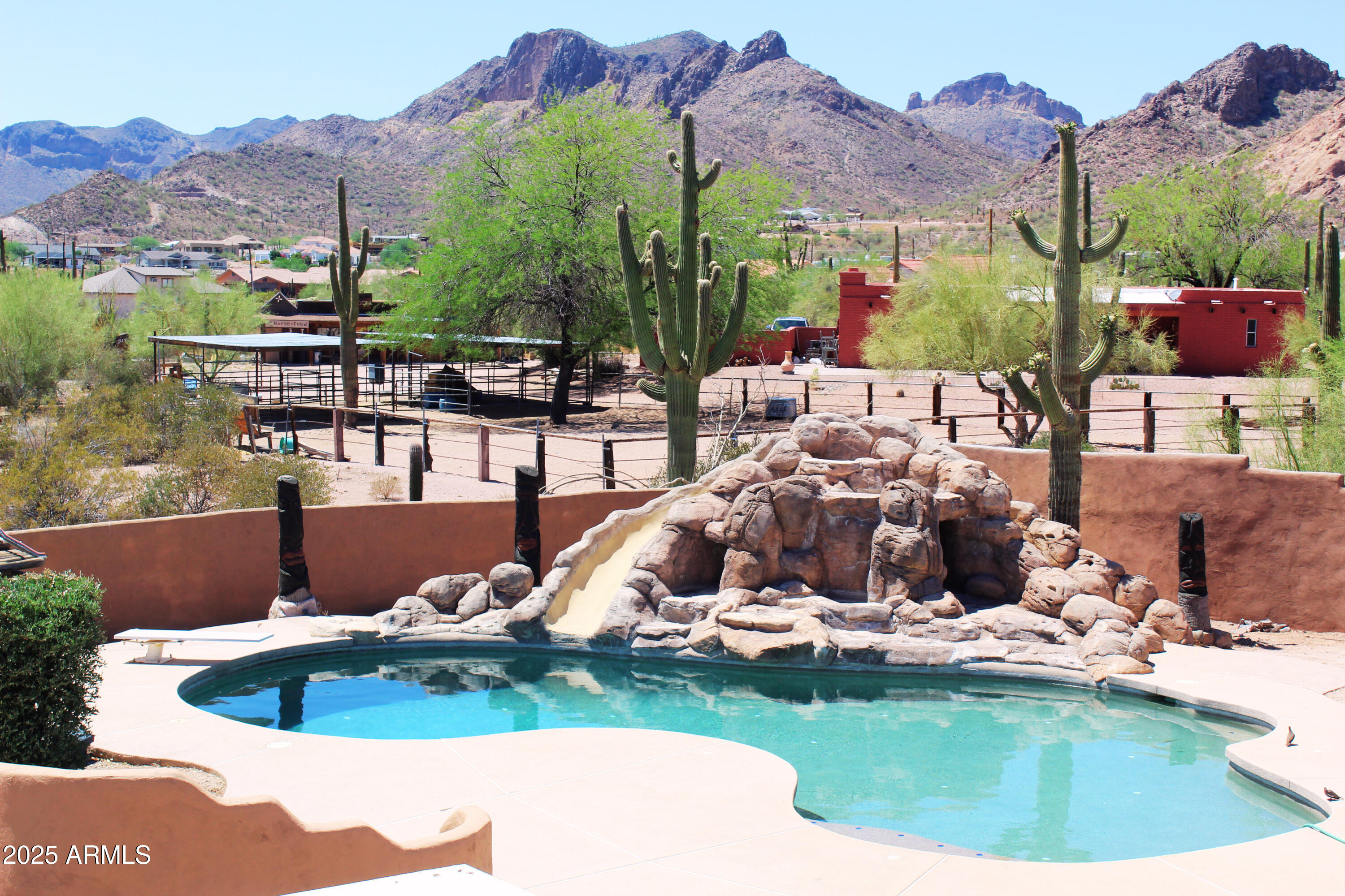 4886 N WOLVERINE PASS Road