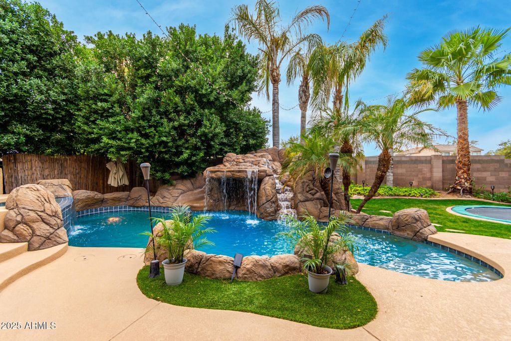 Photo of 3603 E Indigo Bay Court, Gilbert, AZ 85234 (MLS # 6929009)