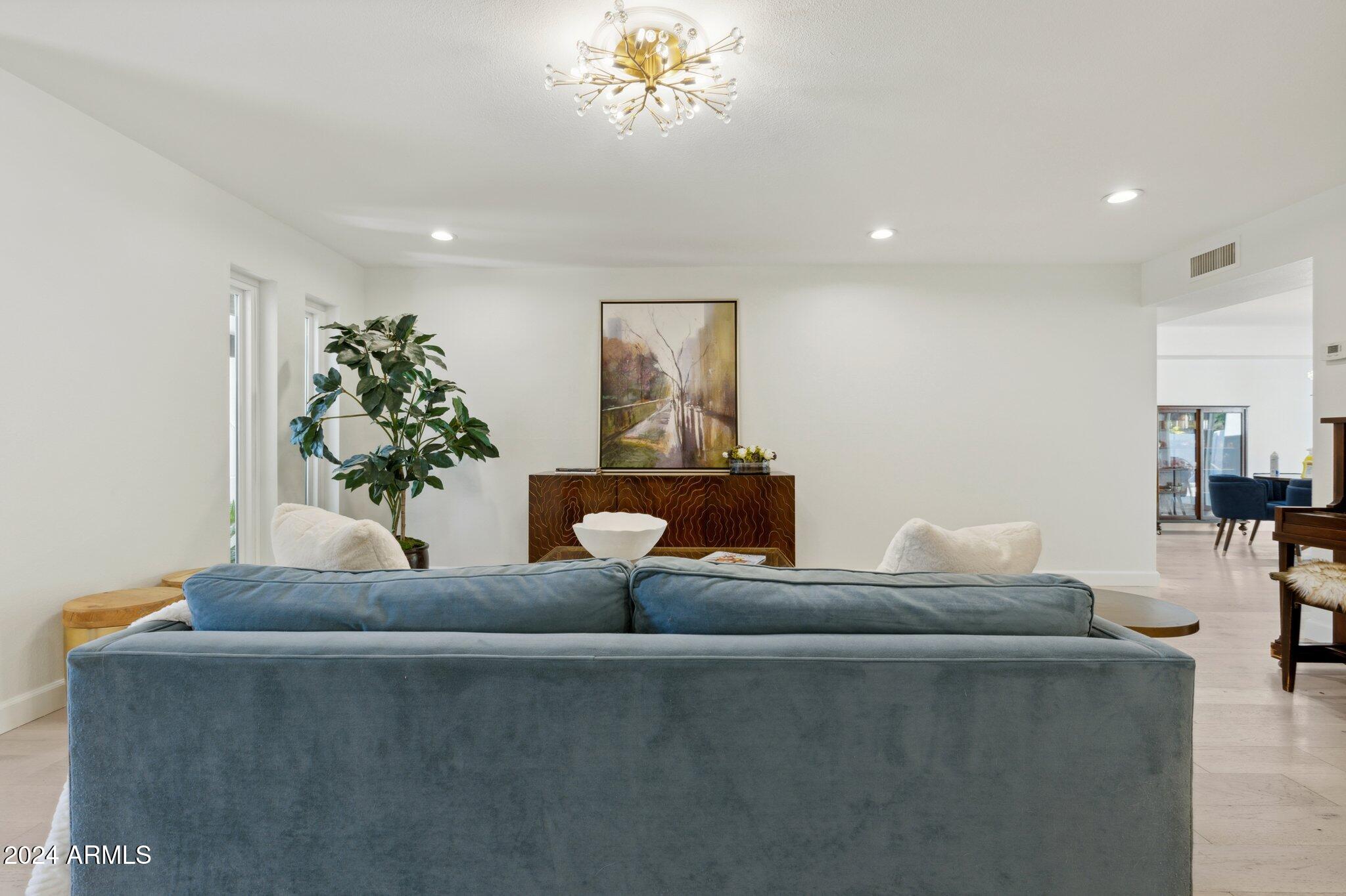 8728 E VIA DE VIVA --