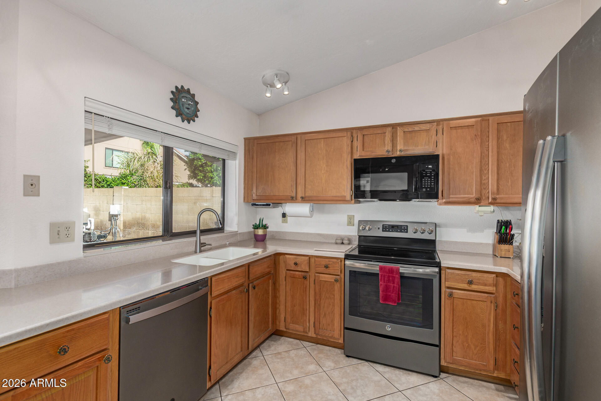 8956 E VOLTAIRE Drive