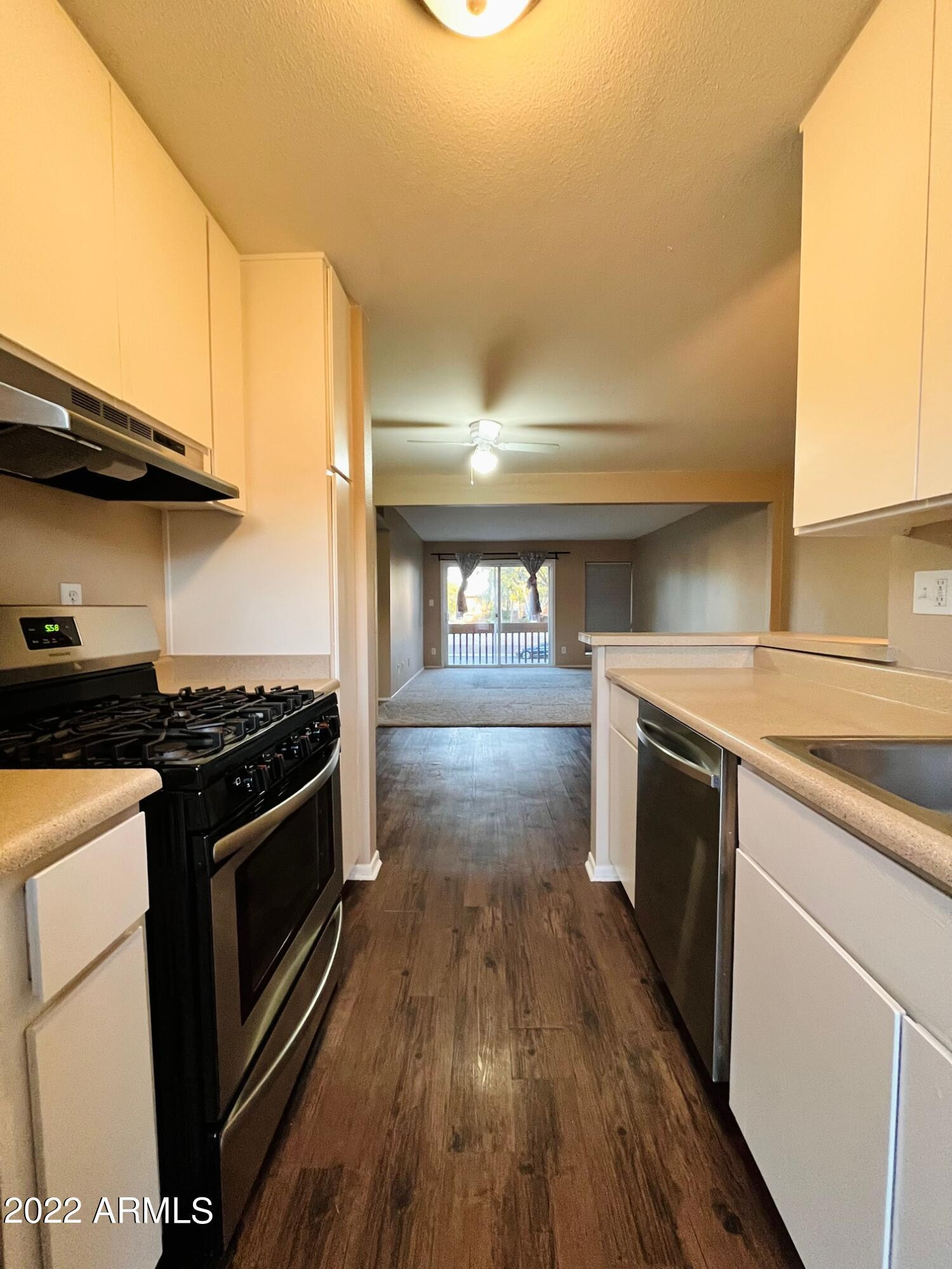 1701 W Tuckey Lane 225