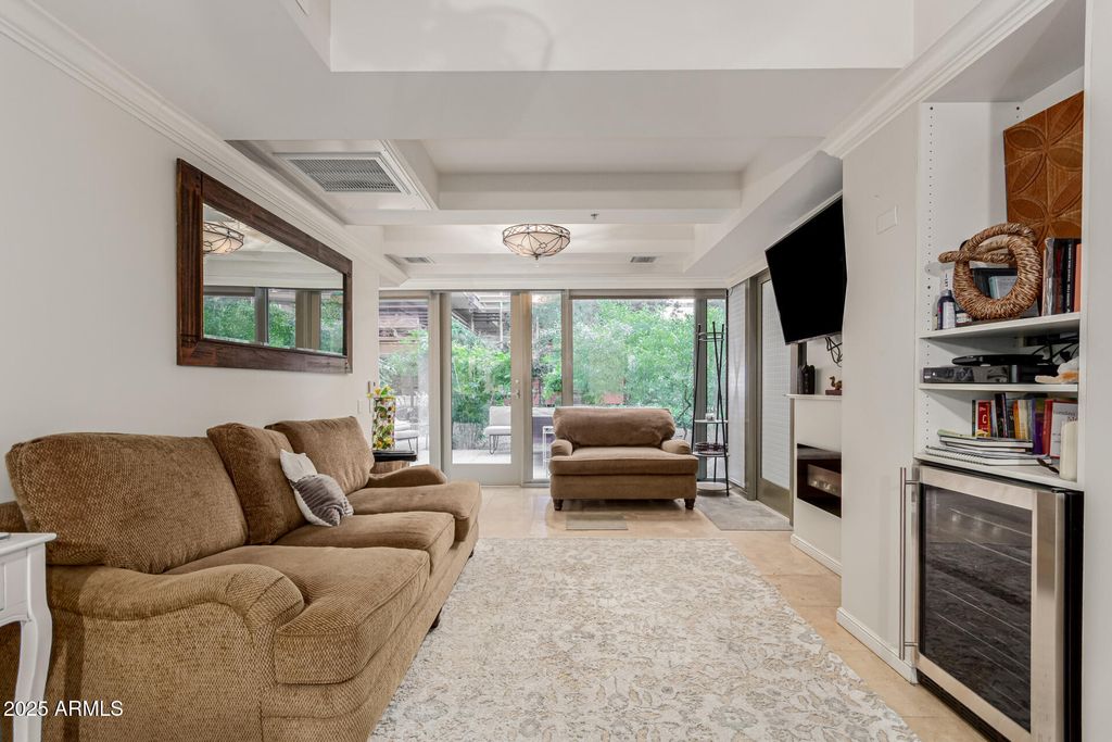 Photo of 7137 E Rancho Vista Drive #1008, Scottsdale, AZ 85251 (MLS # 6951685)