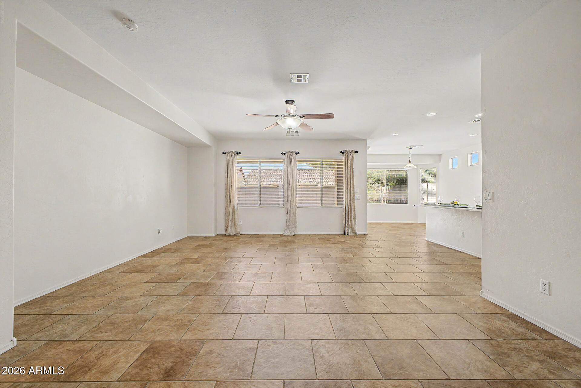 2124 W RED BIRD Road