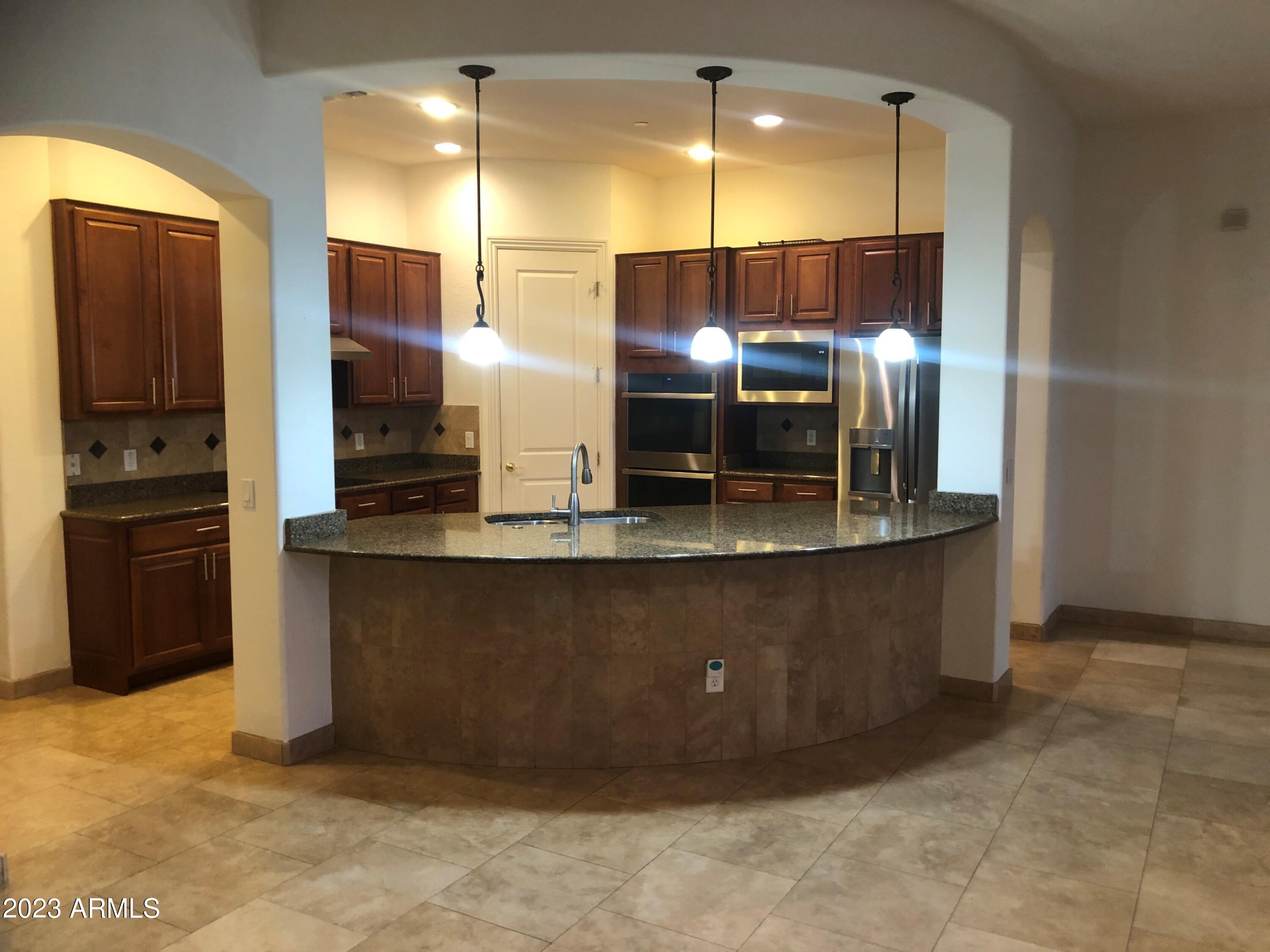 2334 W Fetlock Trail
