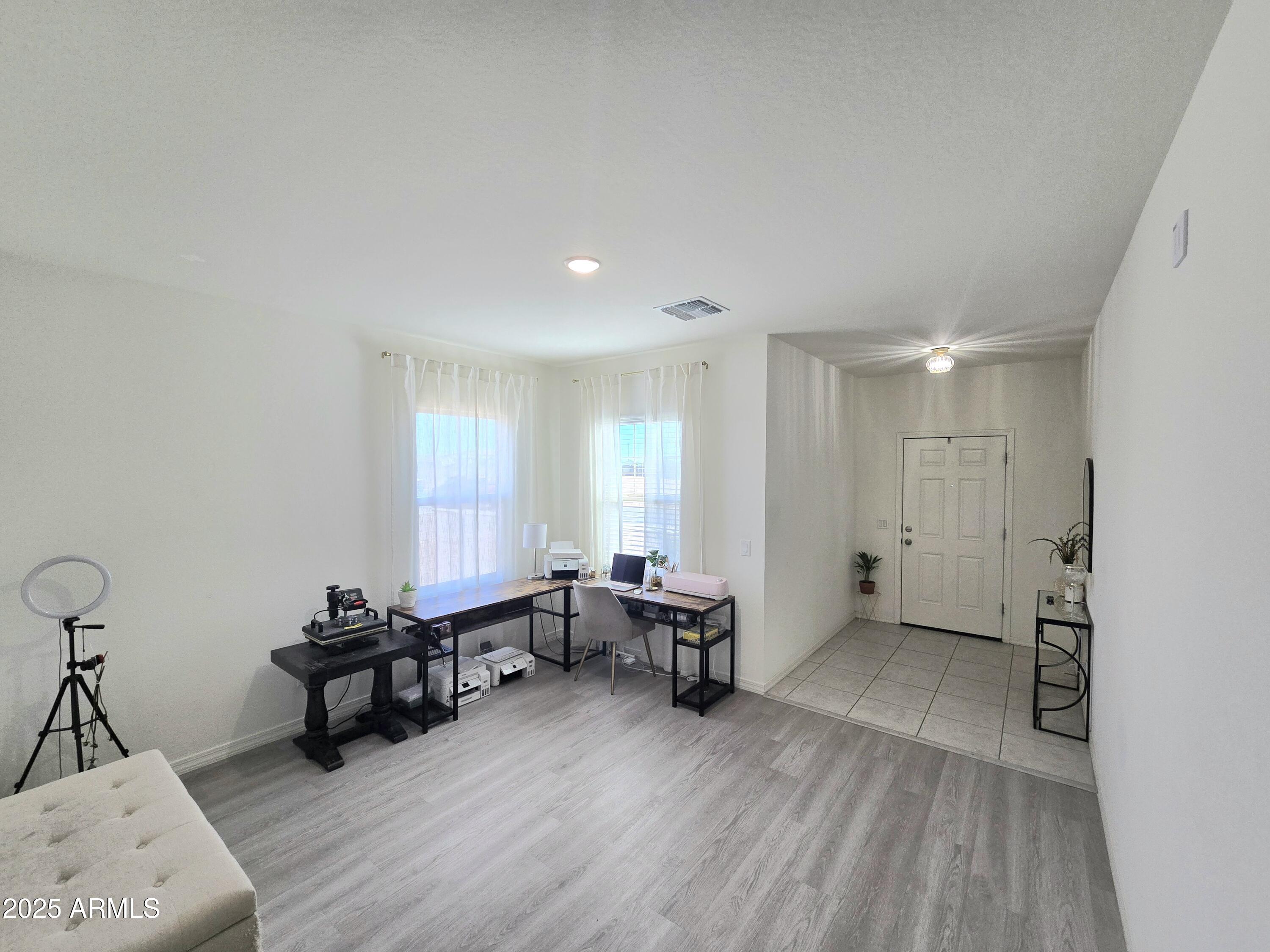 3212 E VALLEYHIGH Trail