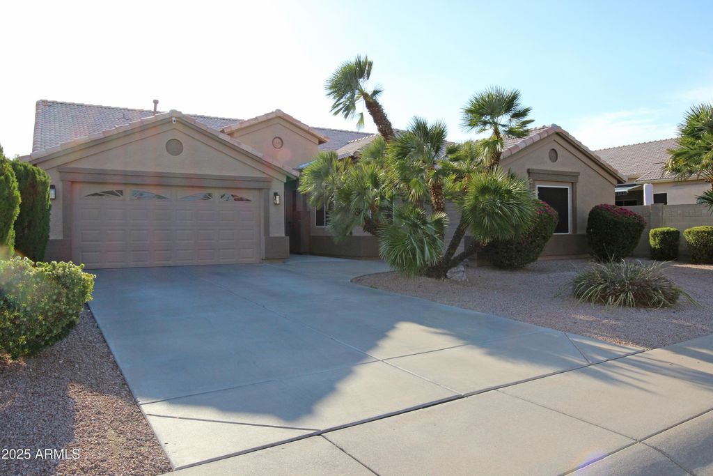 Photo of 1414 N Constellation Way, Gilbert, AZ 85234 (MLS # 6921406)