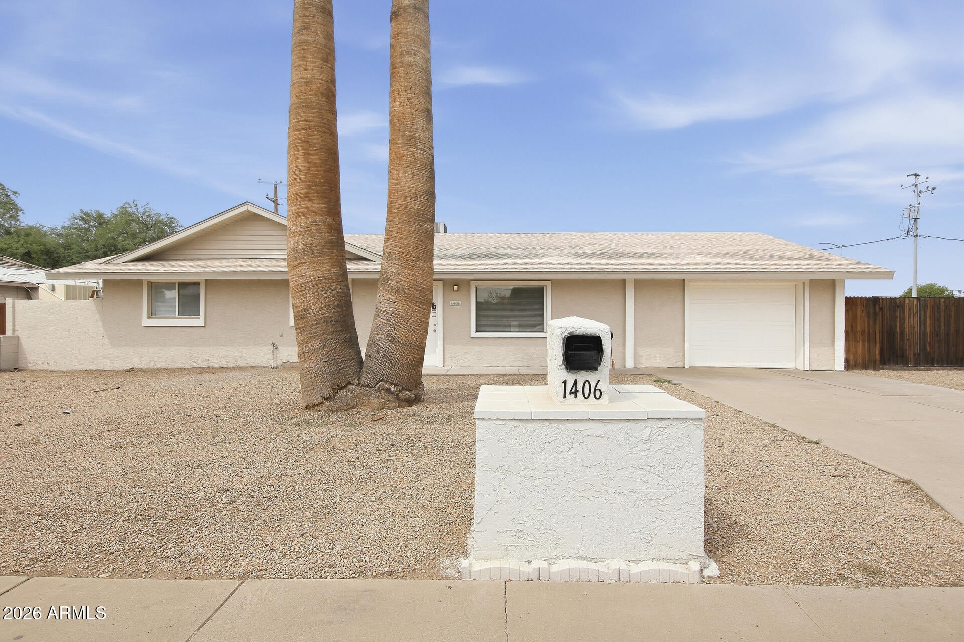 1406 W ANDERSON Drive