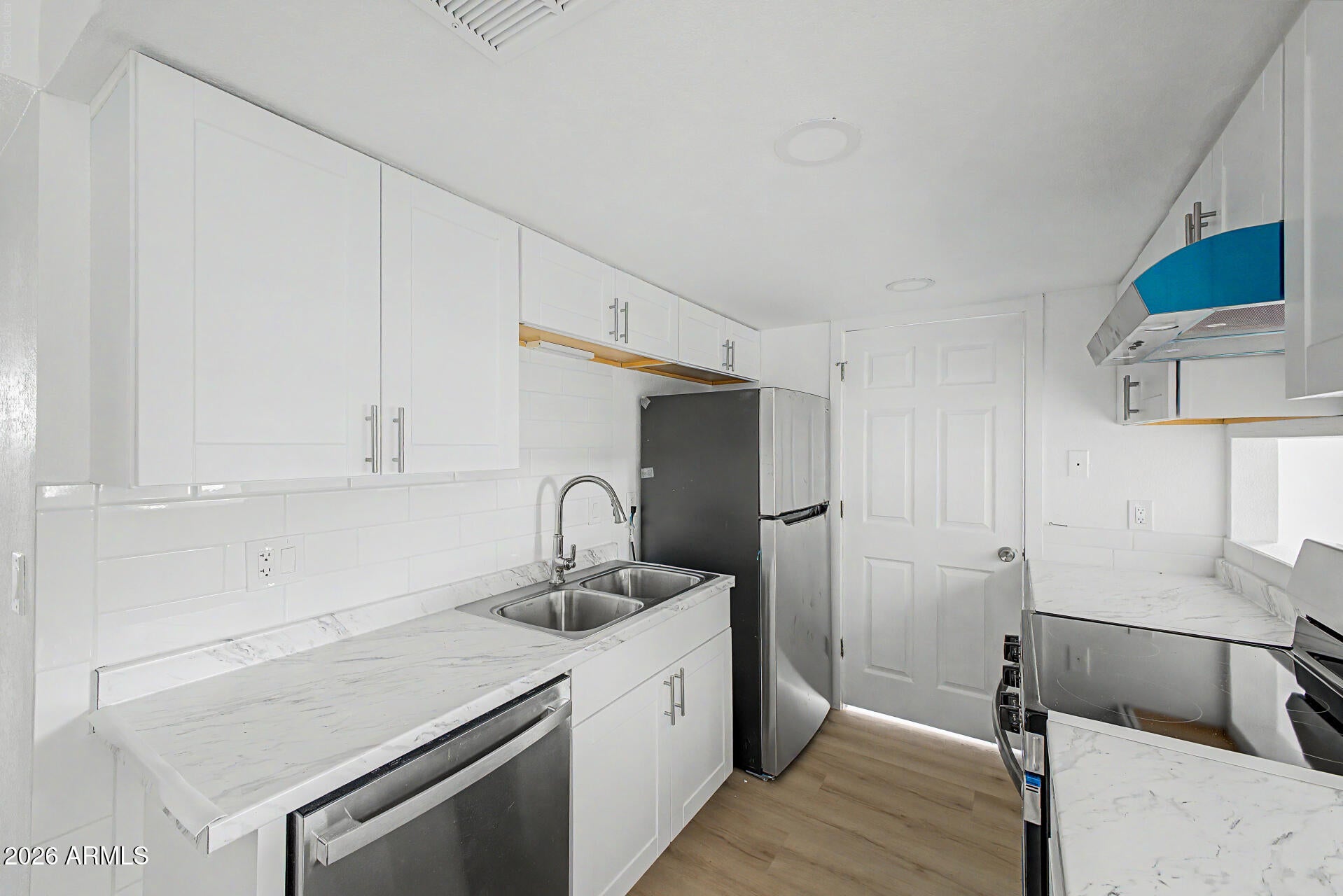 3422 N 12TH Place