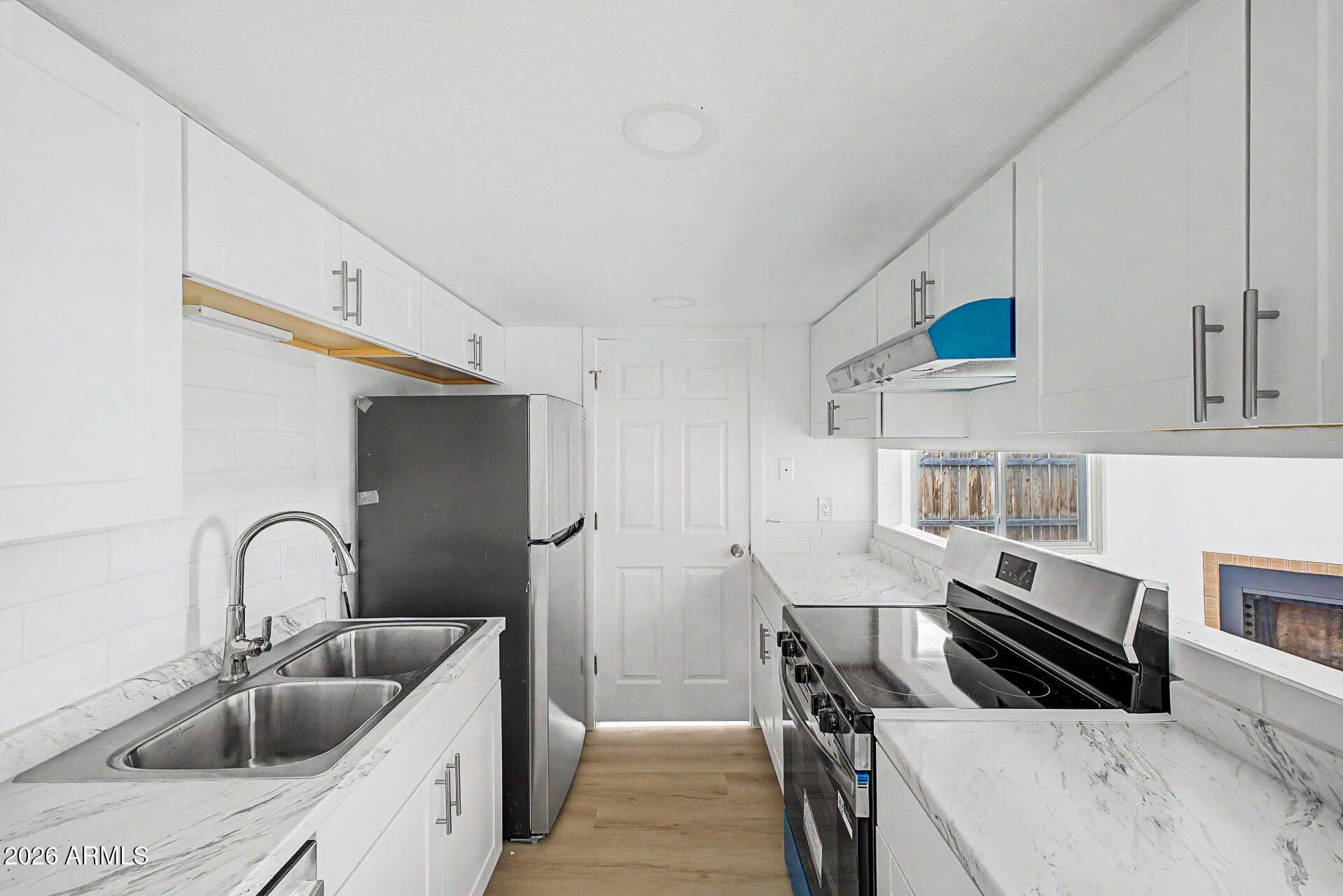 3422 N 12TH Place