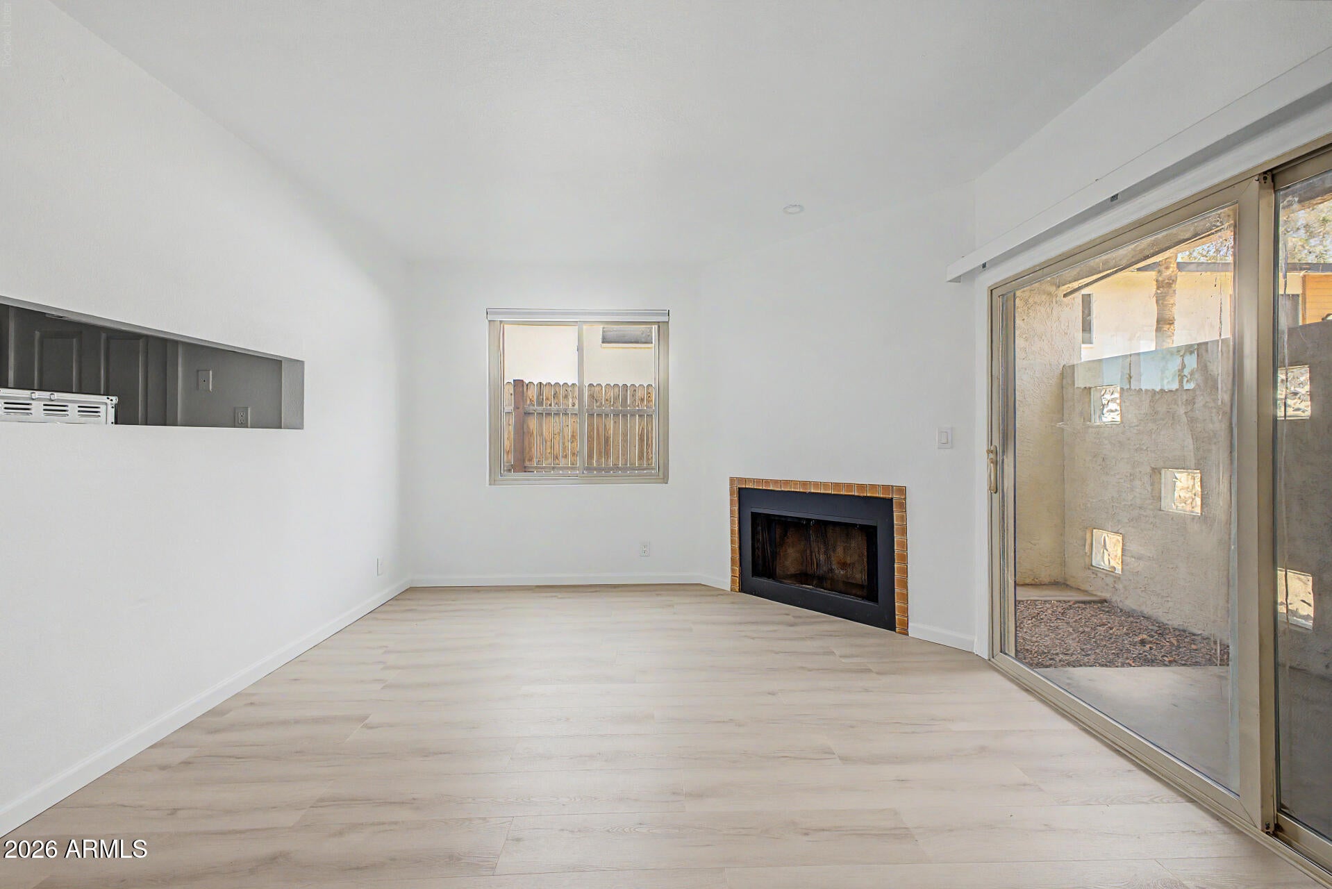 3422 N 12TH Place