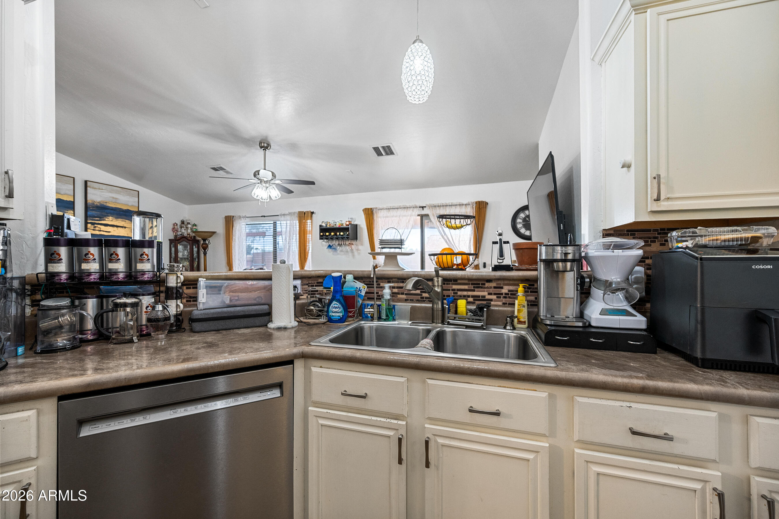 1260 S LINDSAY Road 38