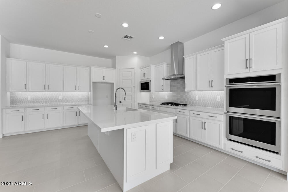 19094 E BROADMOOR Trail