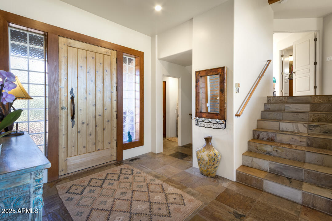 640 KACHINA Drive
