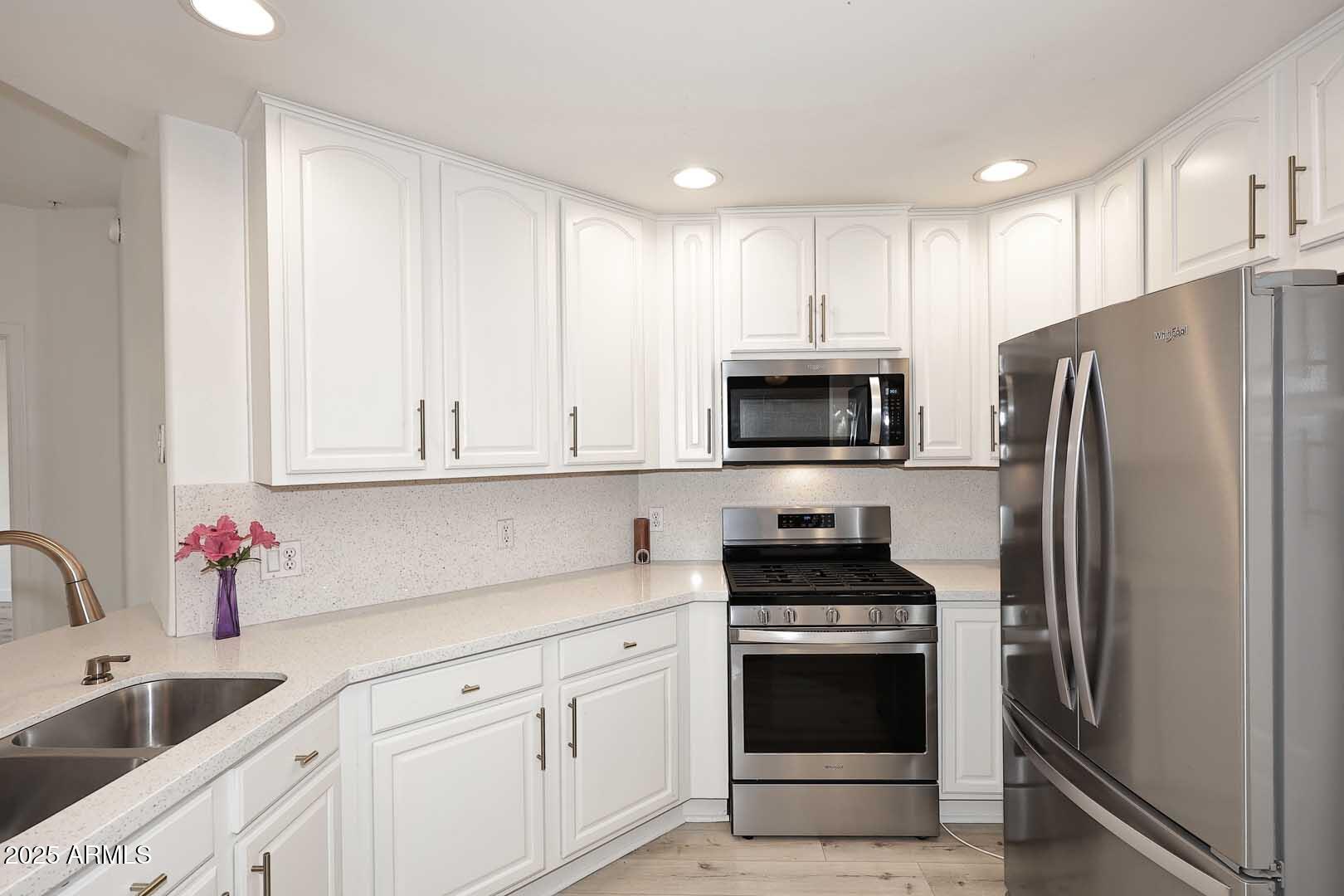 5350 E DEER VALLEY Drive 2435