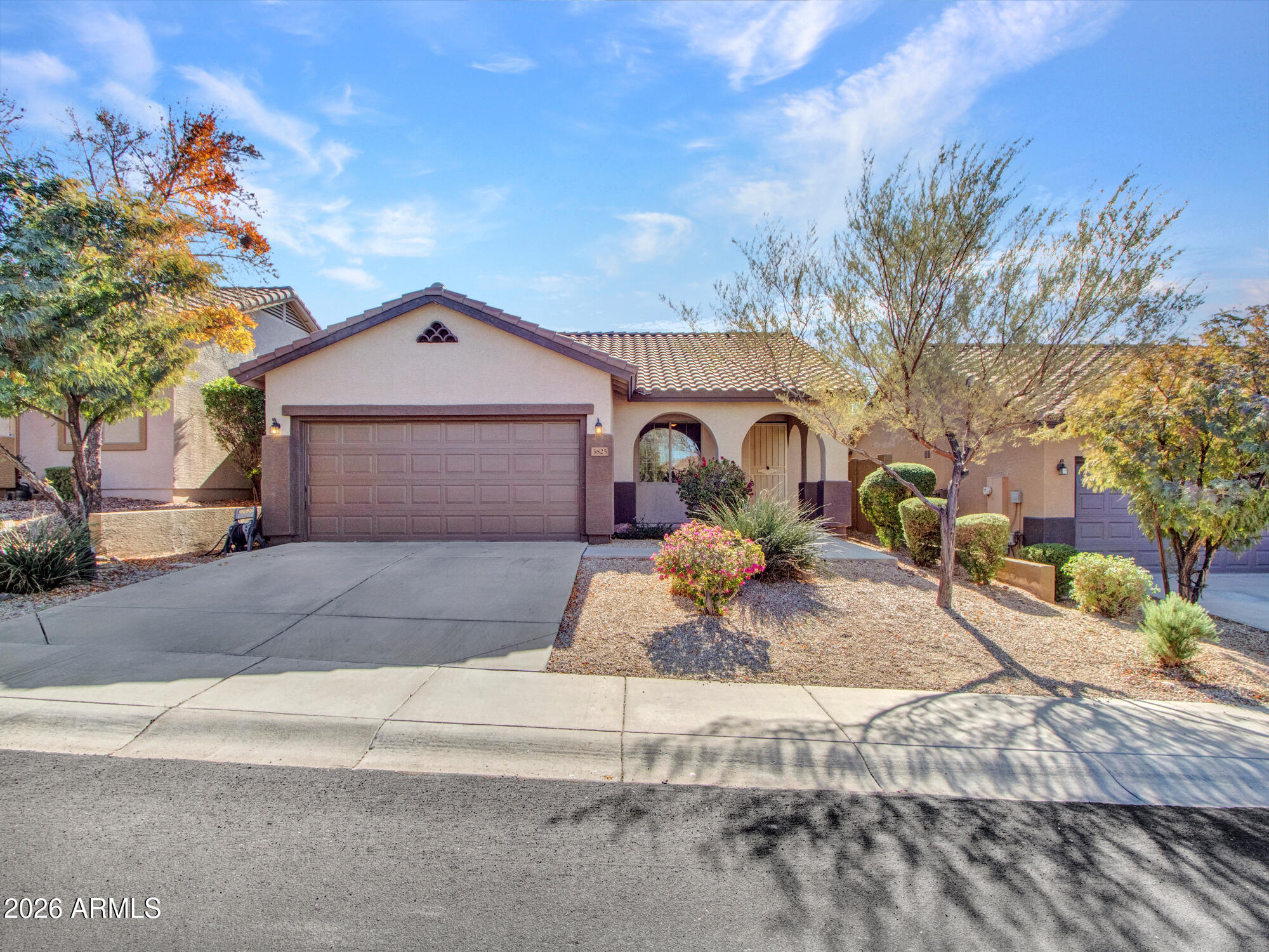 3825 W DESERT CREEK Lane