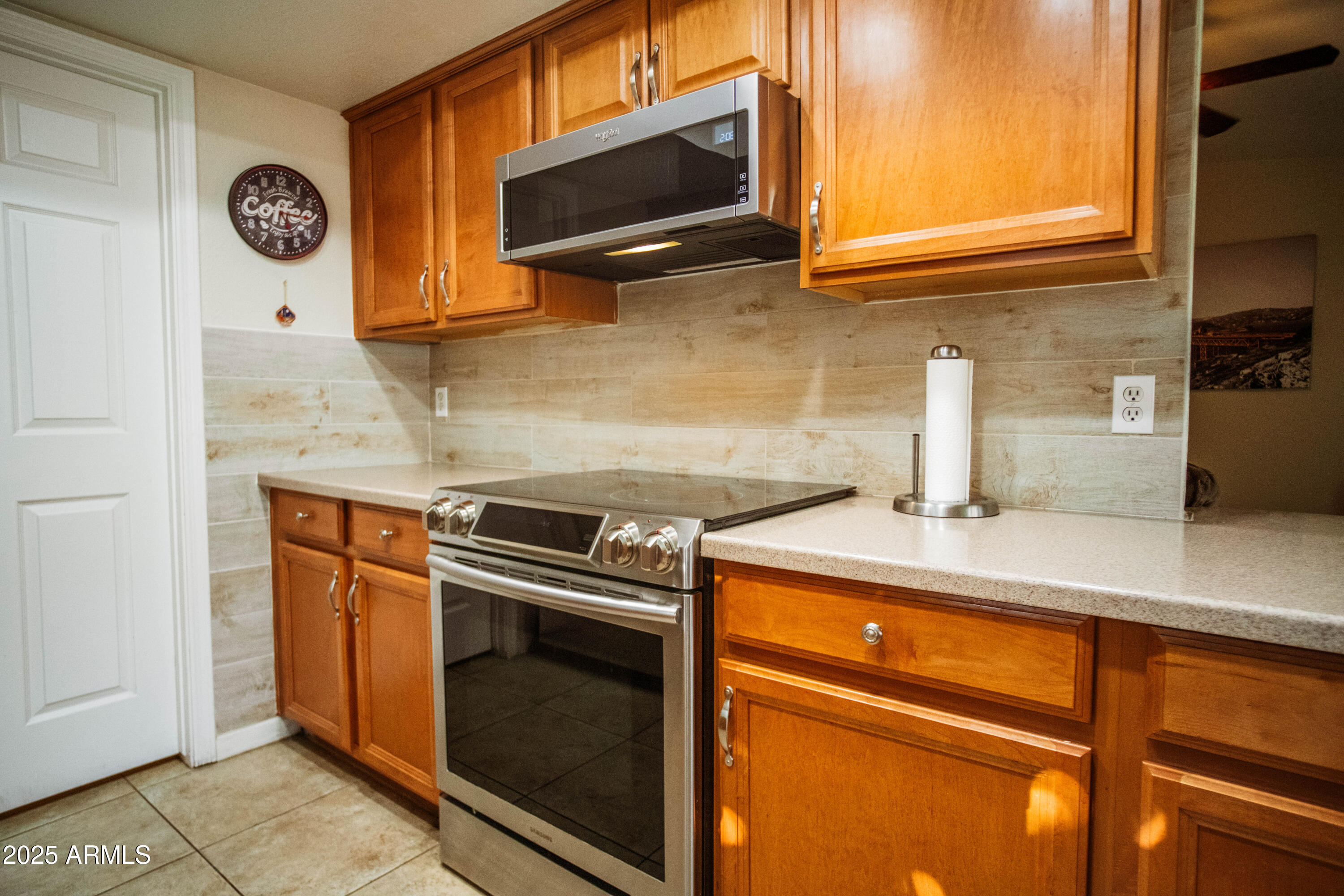 Properties 2 919 W LODGE Drive