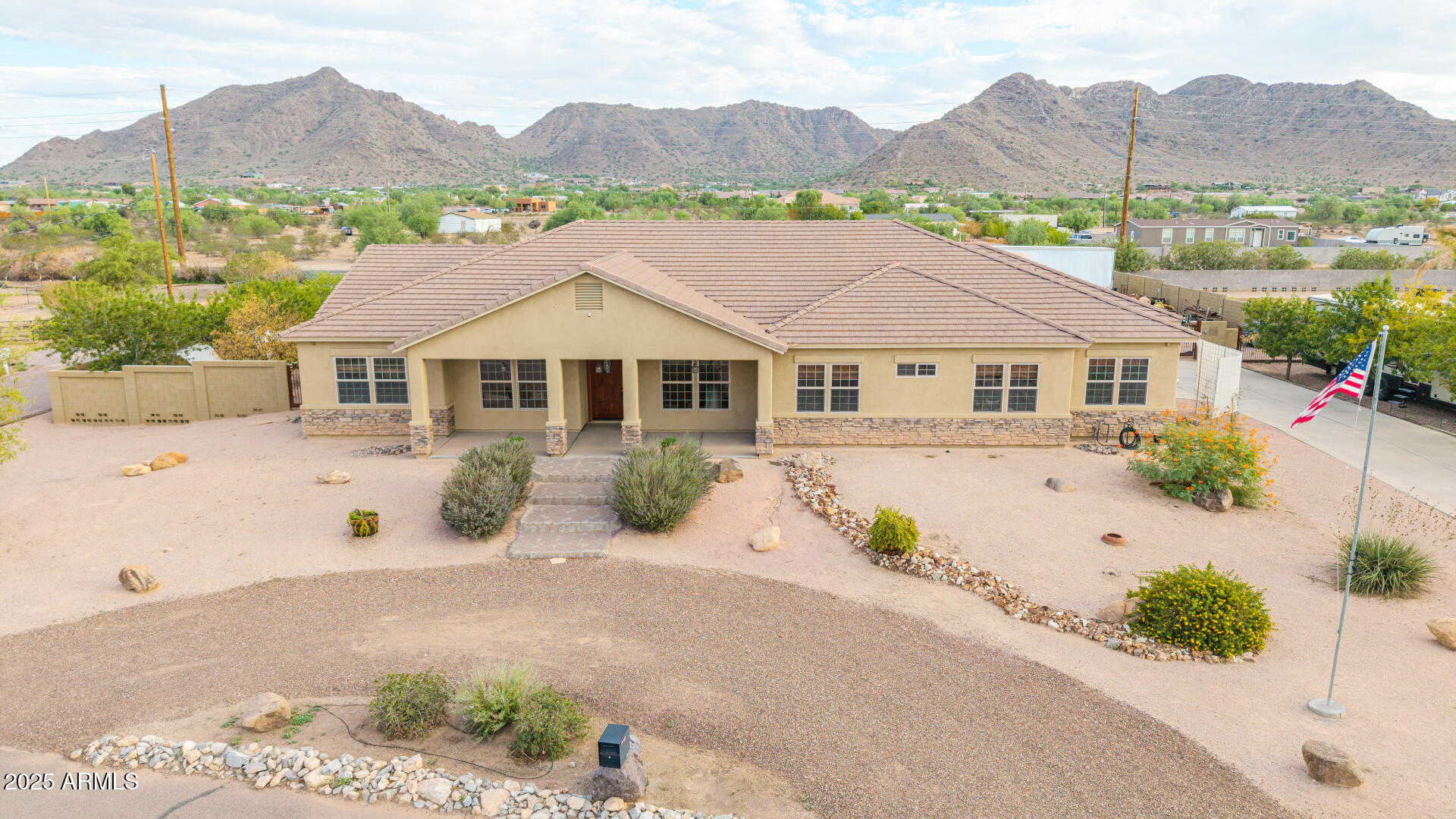 20533 E NAVAJO Drive