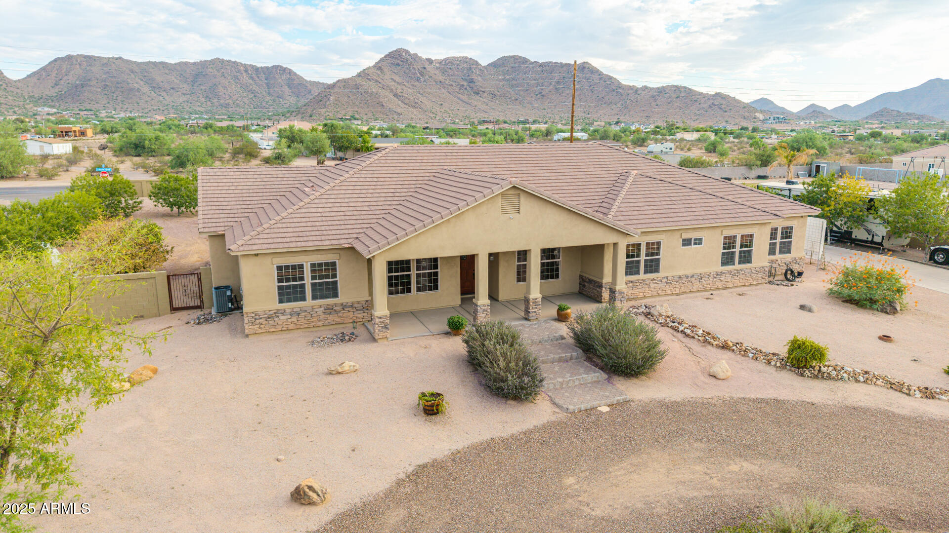 20533 E NAVAJO Drive