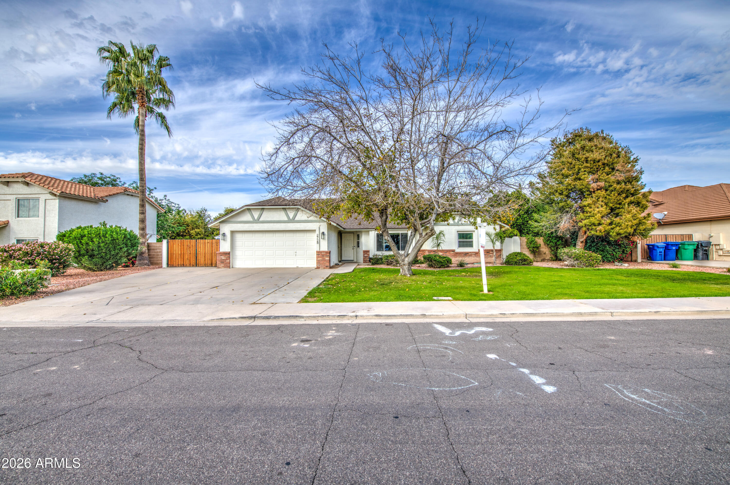 2728 E MINTON Street