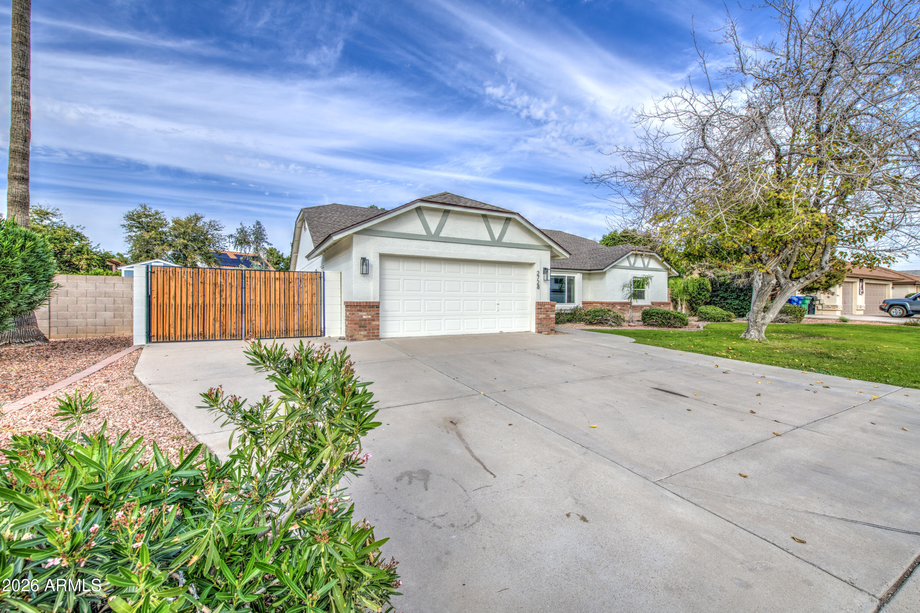 2728 E MINTON Street