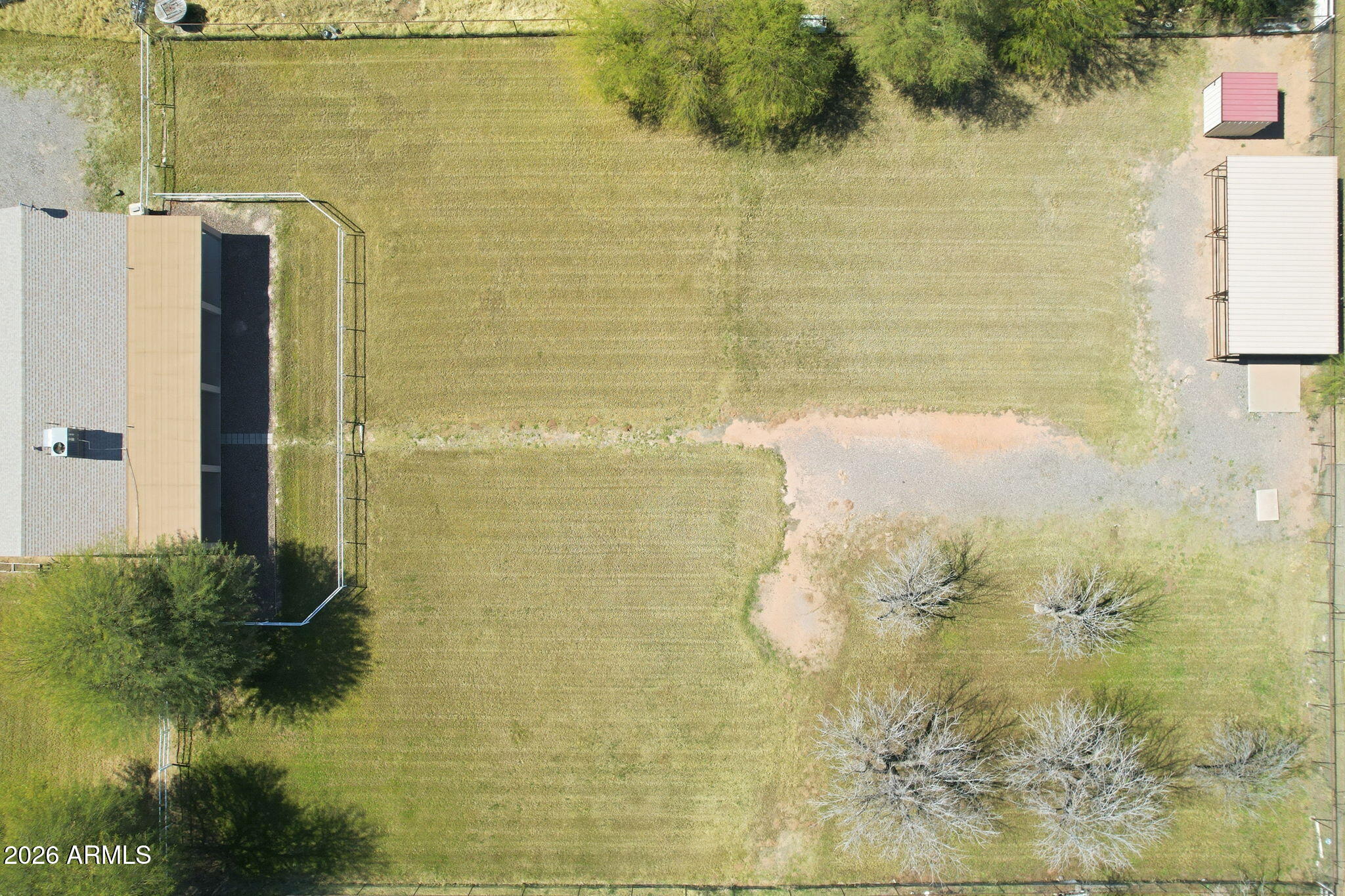 2748 E BAUGHN Avenue