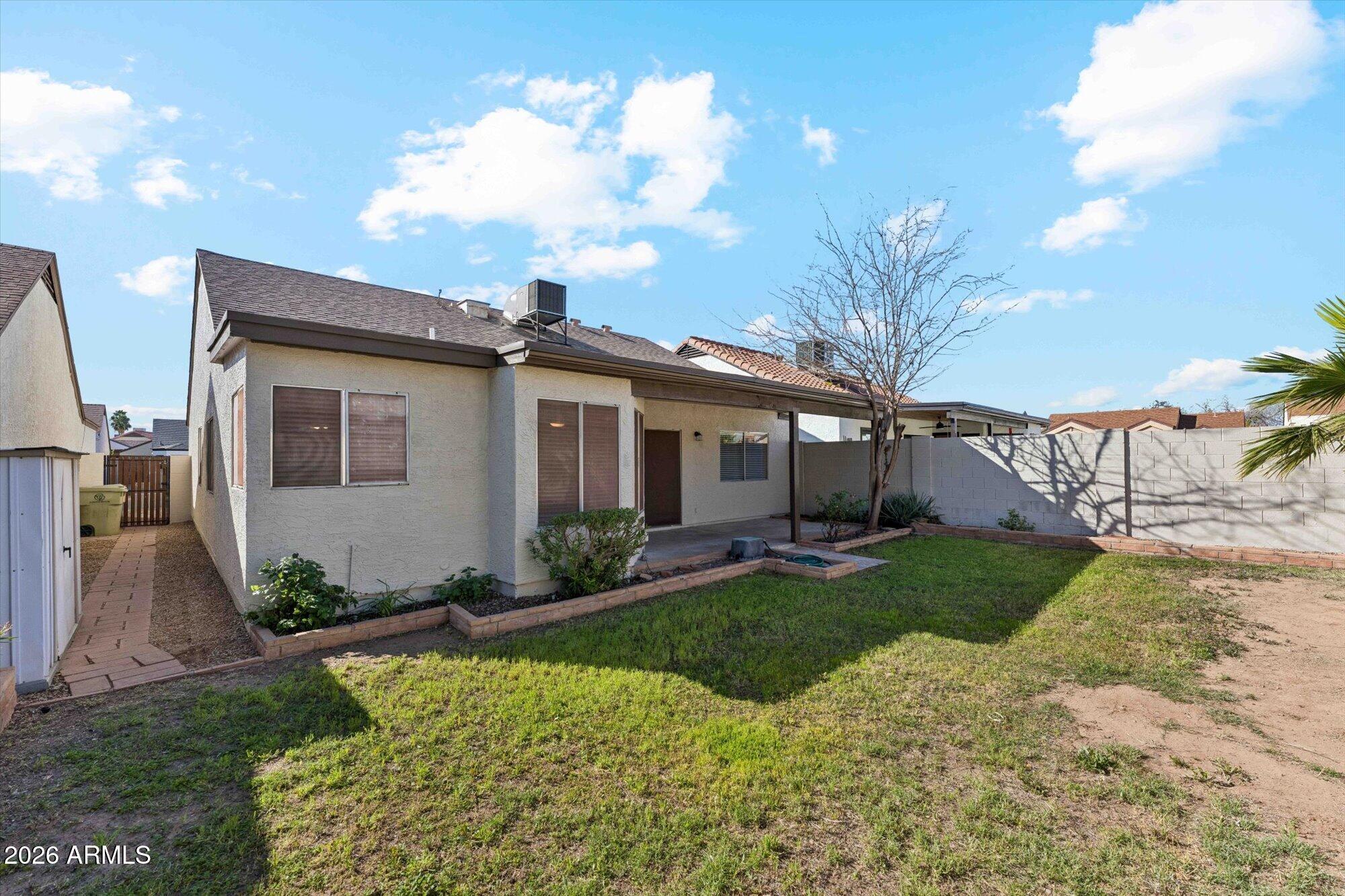 6040 W DESERT COVE Avenue