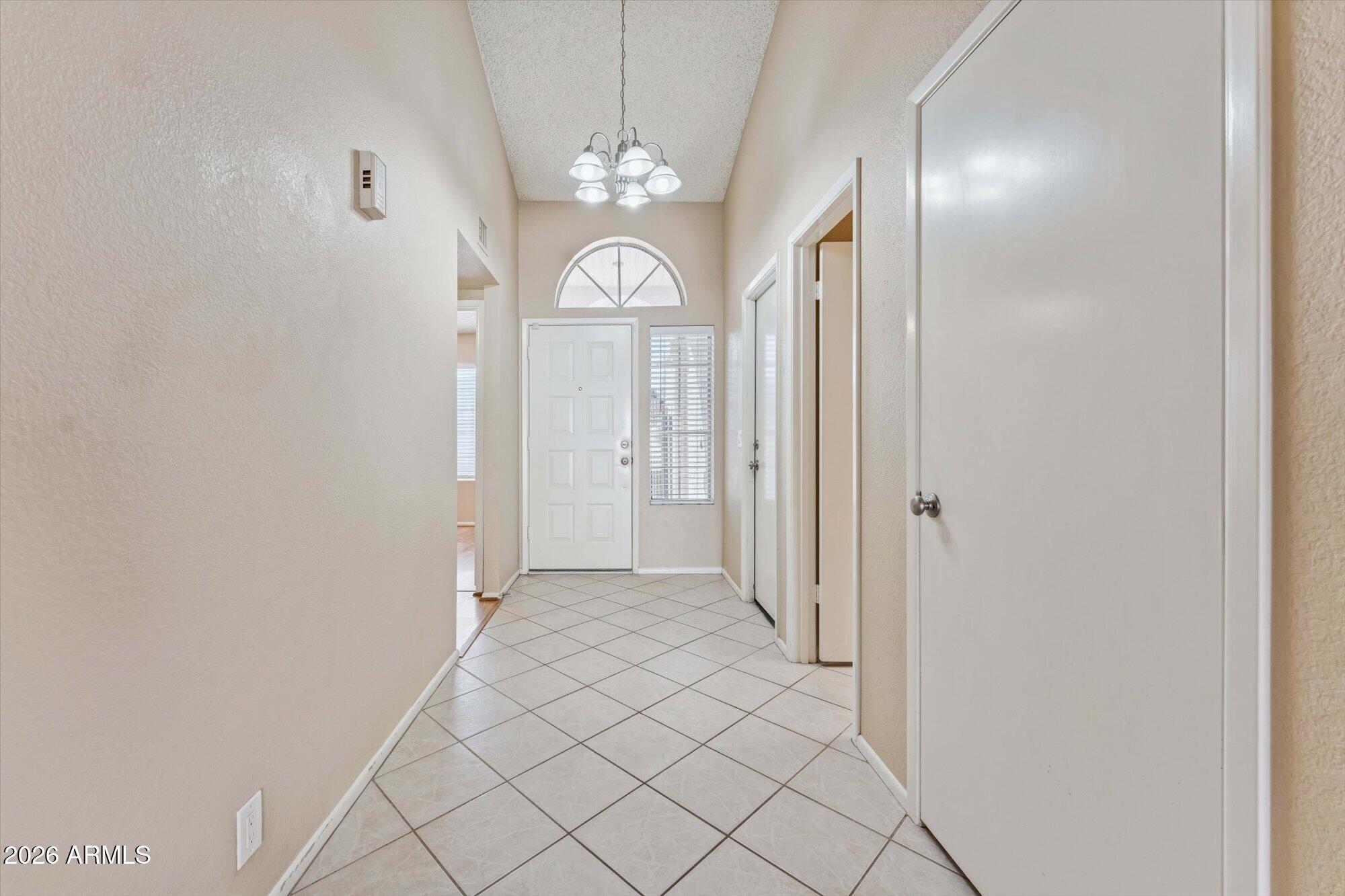 6040 W DESERT COVE Avenue