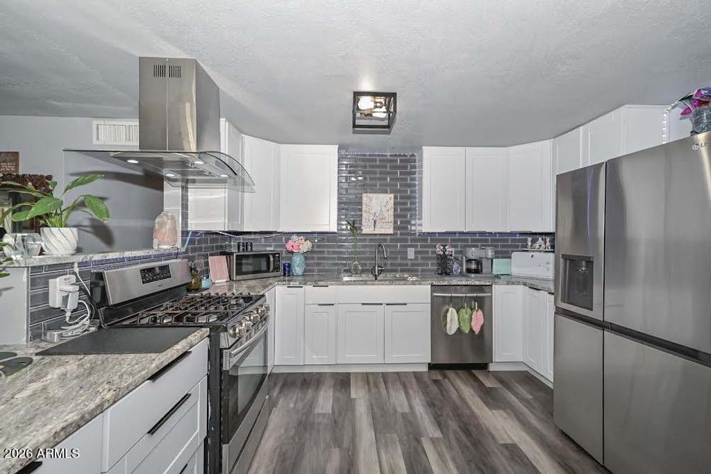 Photo of 13642 N 20th Lane N, Phoenix, AZ 85029 (MLS # 7055187)